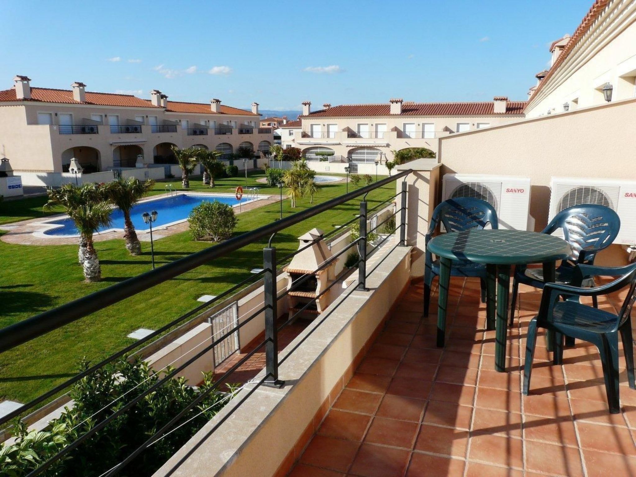 Entspannendes Haus in der Nähe des Meeres. Klimatisiert. Parkplatz-Inside