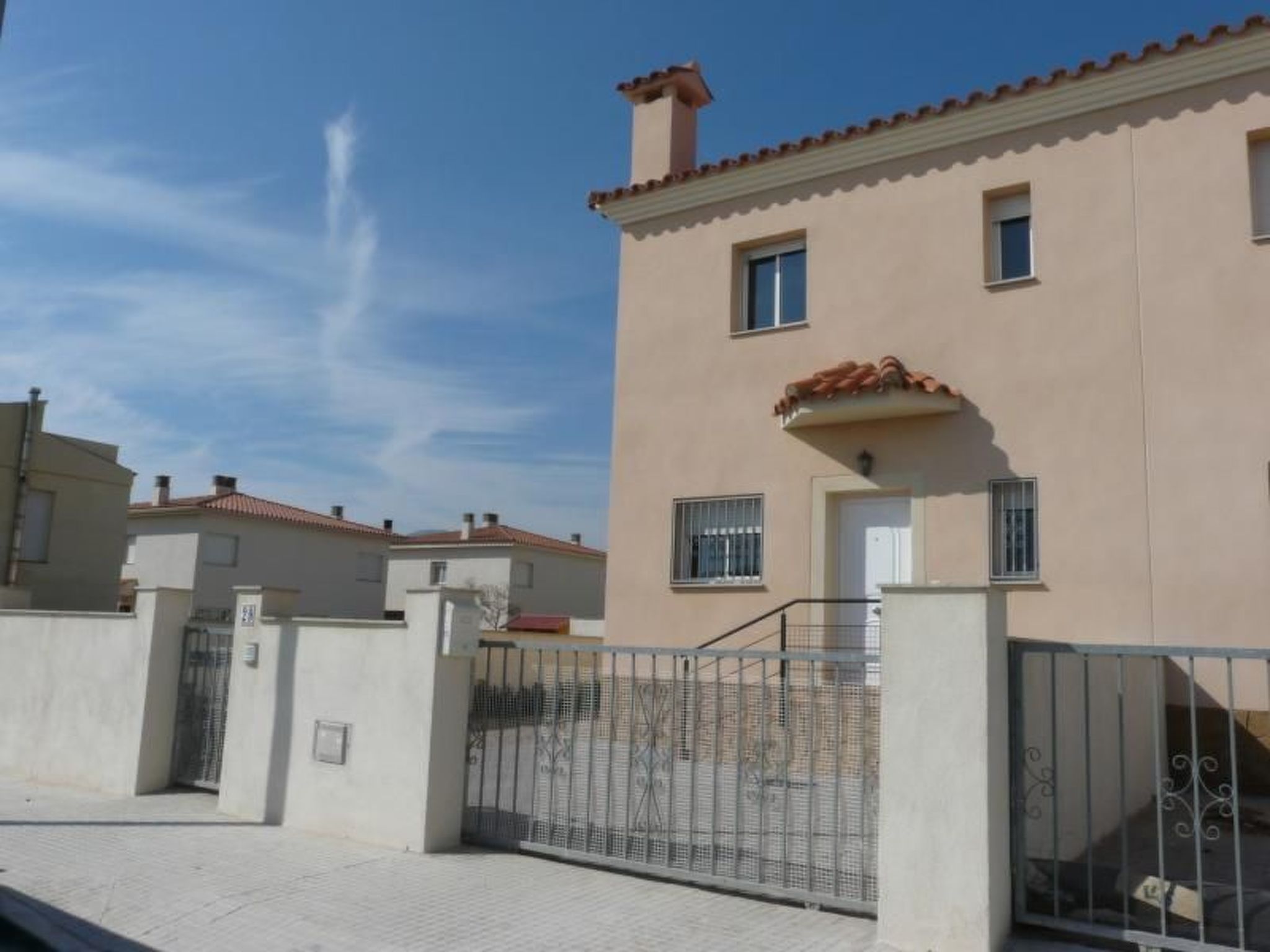 Entspannendes Haus in der Nähe des Meeres. Klimatisiert. Parkplatz-Inside