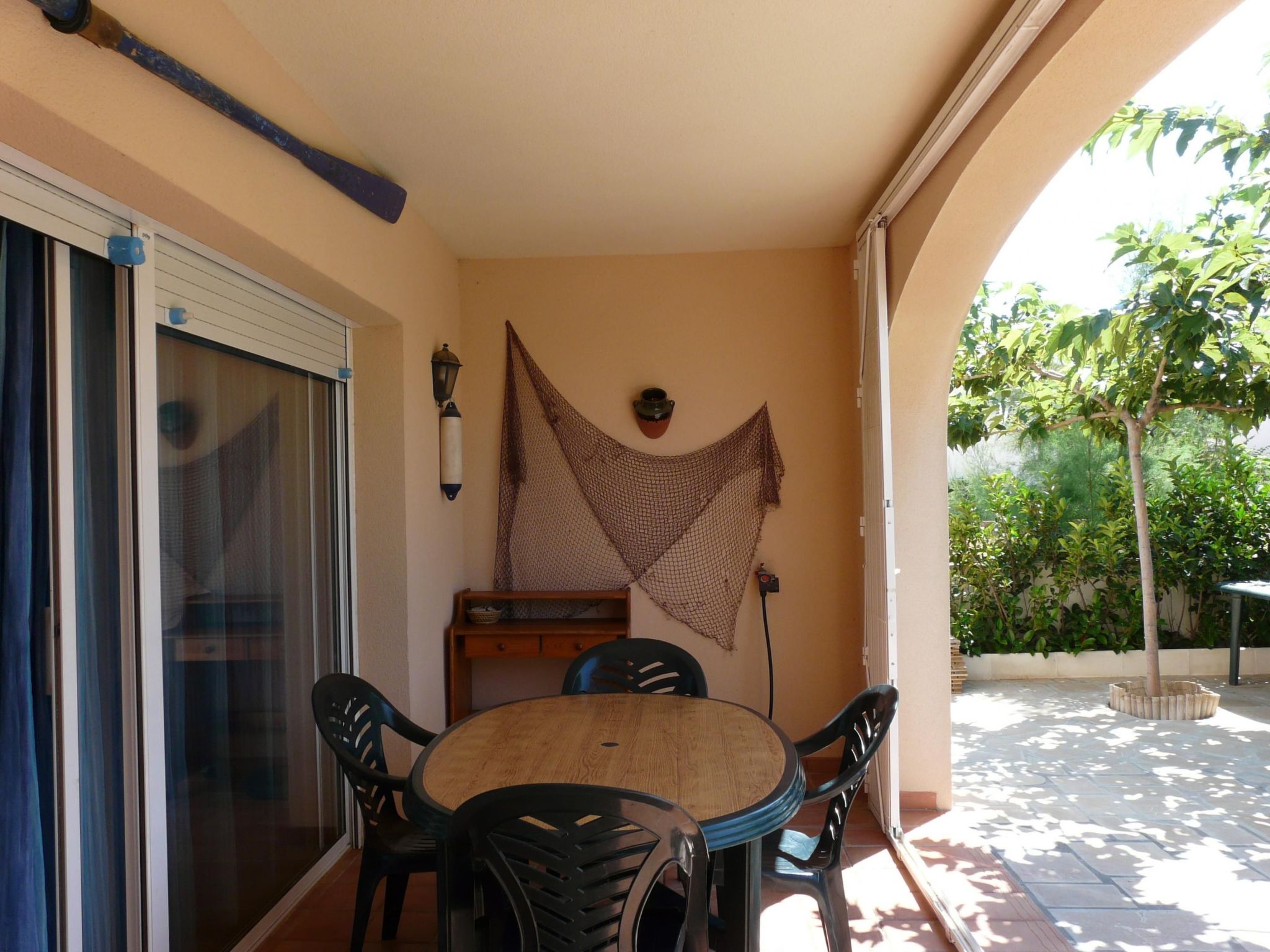 Entspannendes Haus in der Nähe des Meeres. Klimatisiert. Parkplatz-Inside