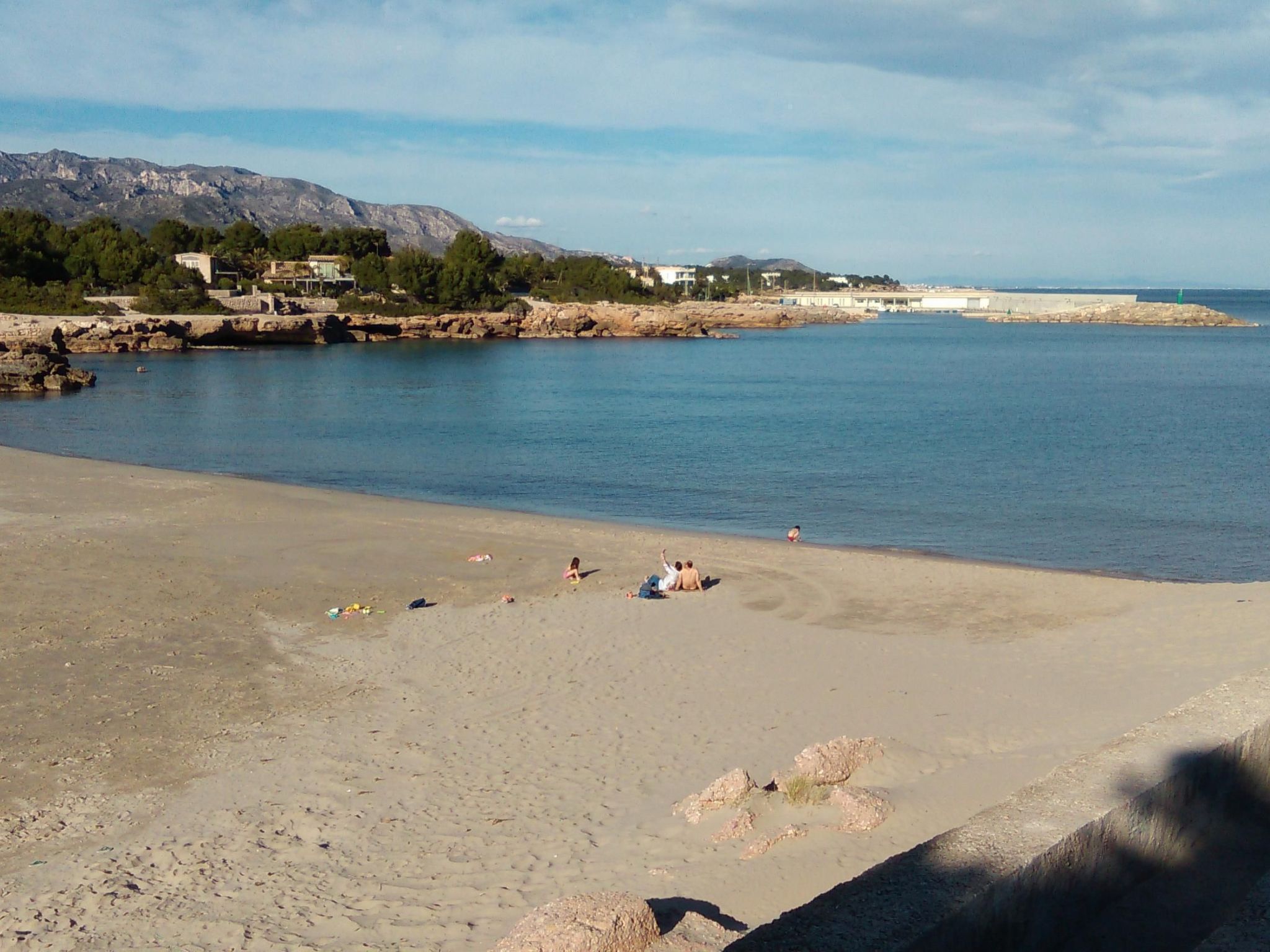 Entspannendes Haus in der Nähe des Meeres. Klimatisiert. Parkplatz-Inside