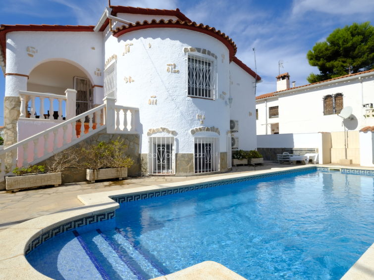 Search and Stay Destinations. Holidays Rentals in Miami Platja, Tarragona - Catalonia - Spain