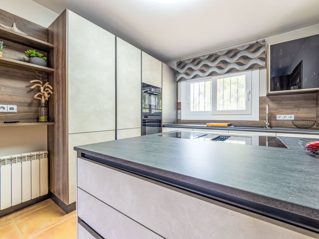 Villa Luz del Sol — Kitchen / Dining Room