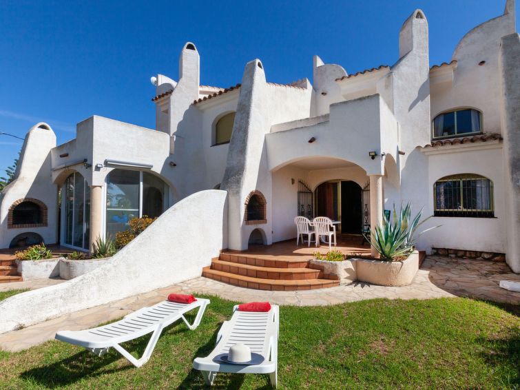 Search and Stay destination Les Tres Cales, CT - Spain from AU$ 260. Las Palmeras