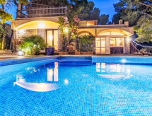 Villa aan zee met privézwembad in L'Ametlla de Mar - thumbnail 1