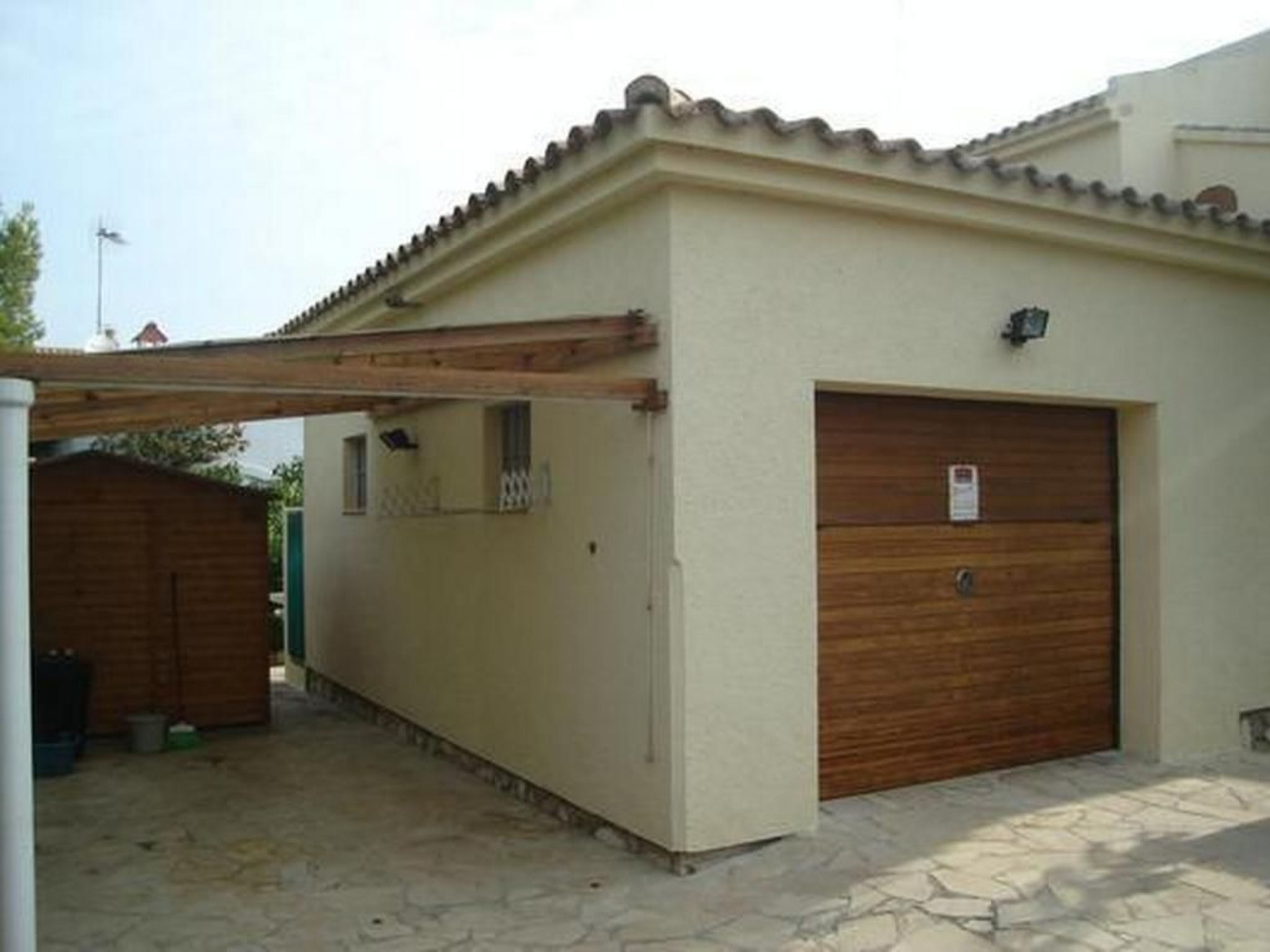 Mit Pool am Meer-Binnen