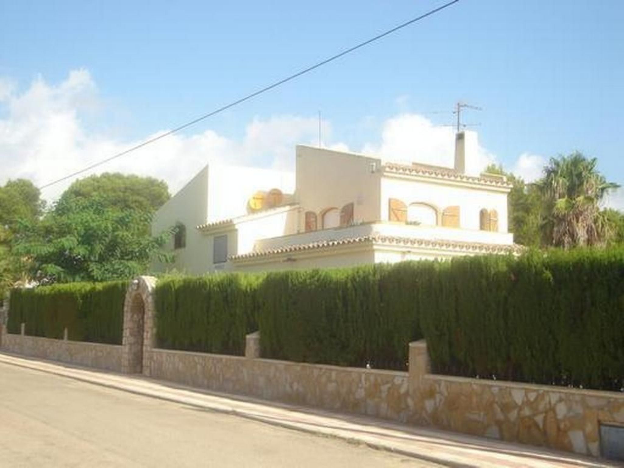 Mit Pool am Meer-Binnen