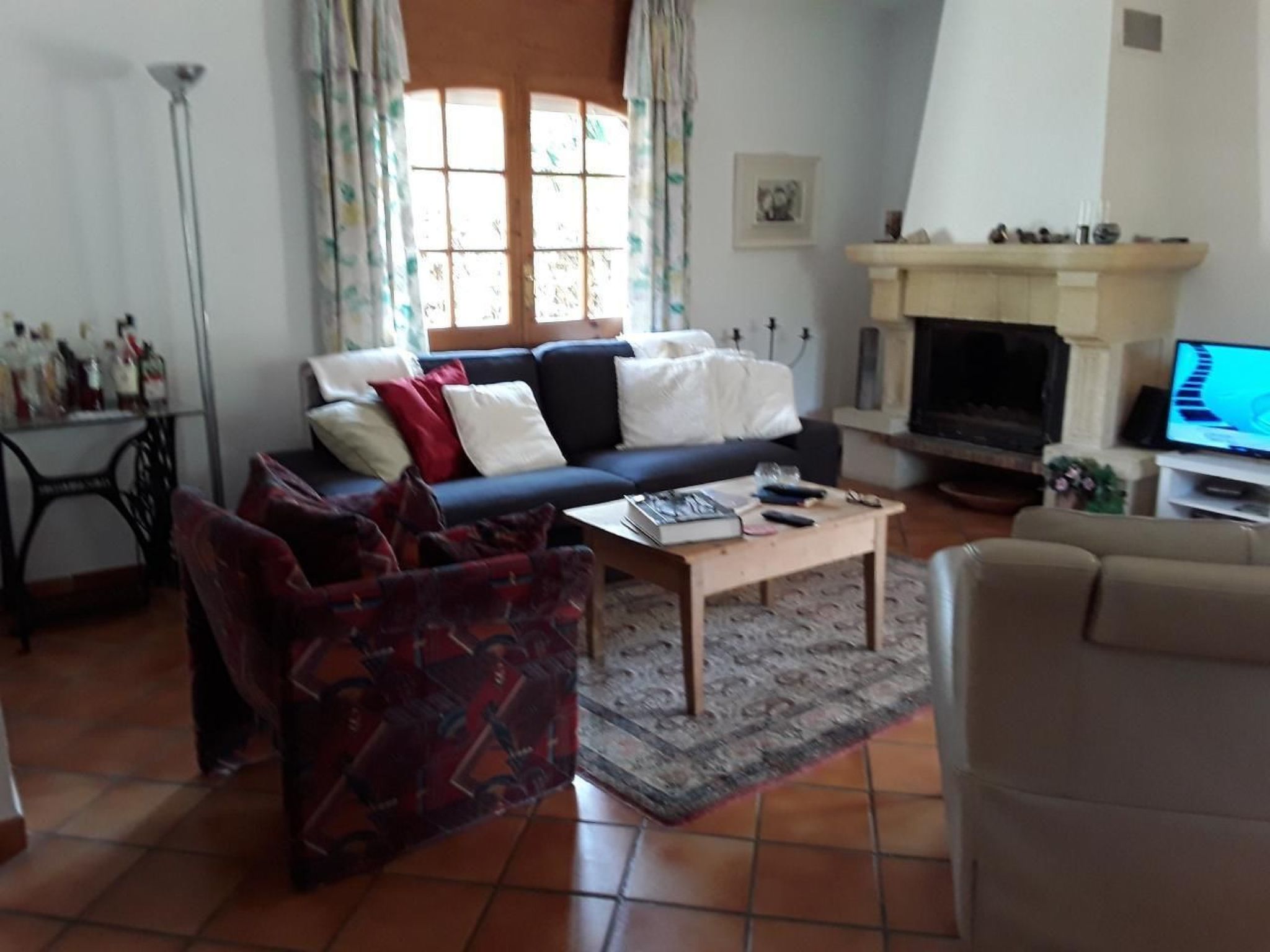 Mit Pool am Meer-Binnen