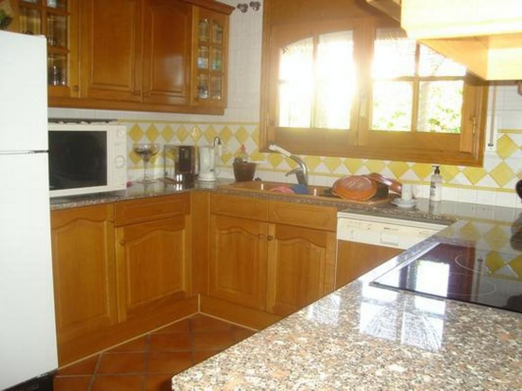 Mit Pool am Meer-Binnen