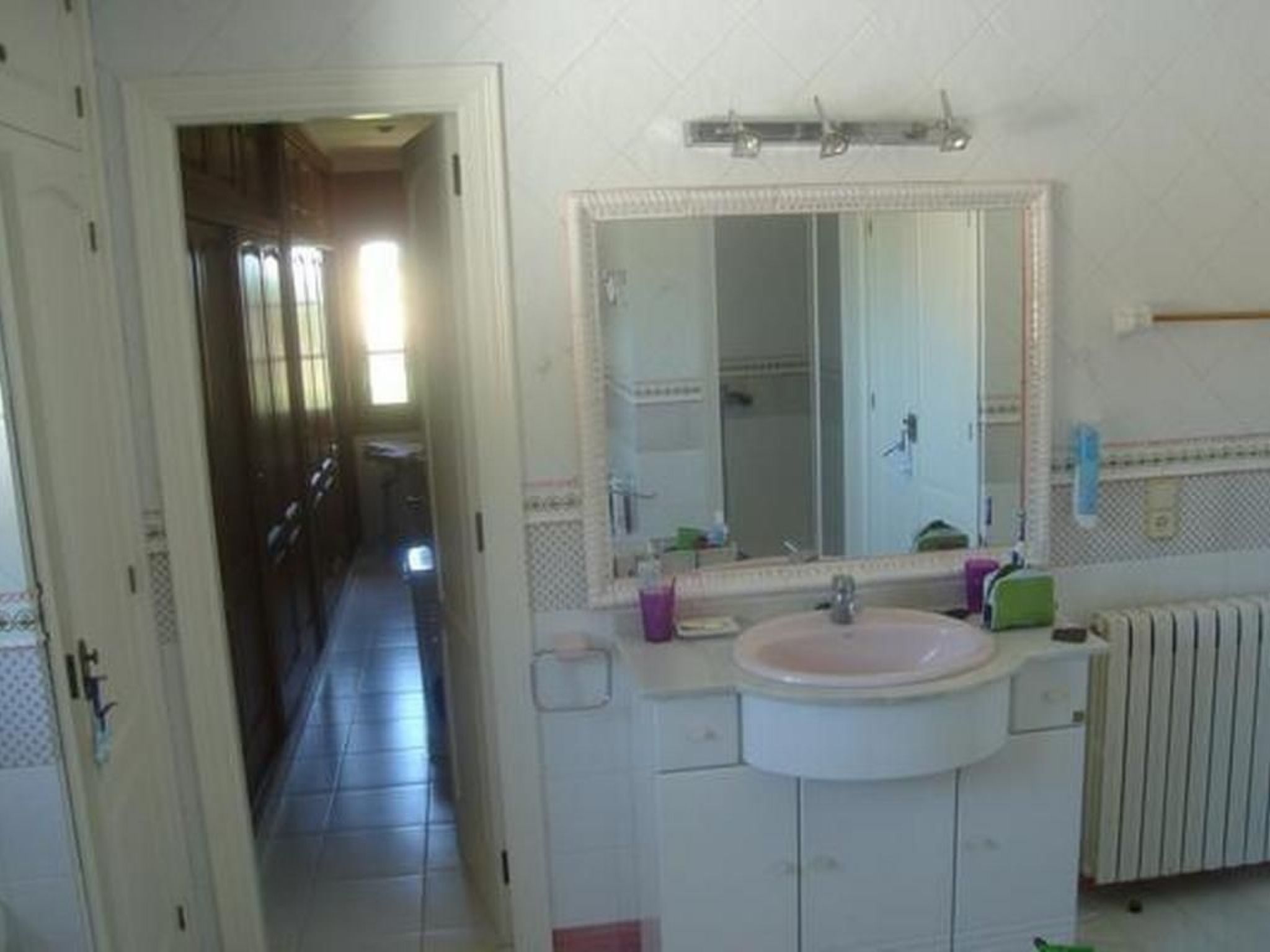 Mit Pool am Meer-Binnen