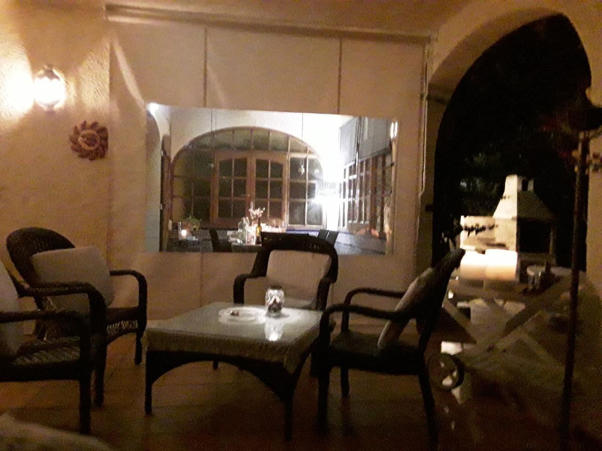 Mit Pool am Meer-Binnen