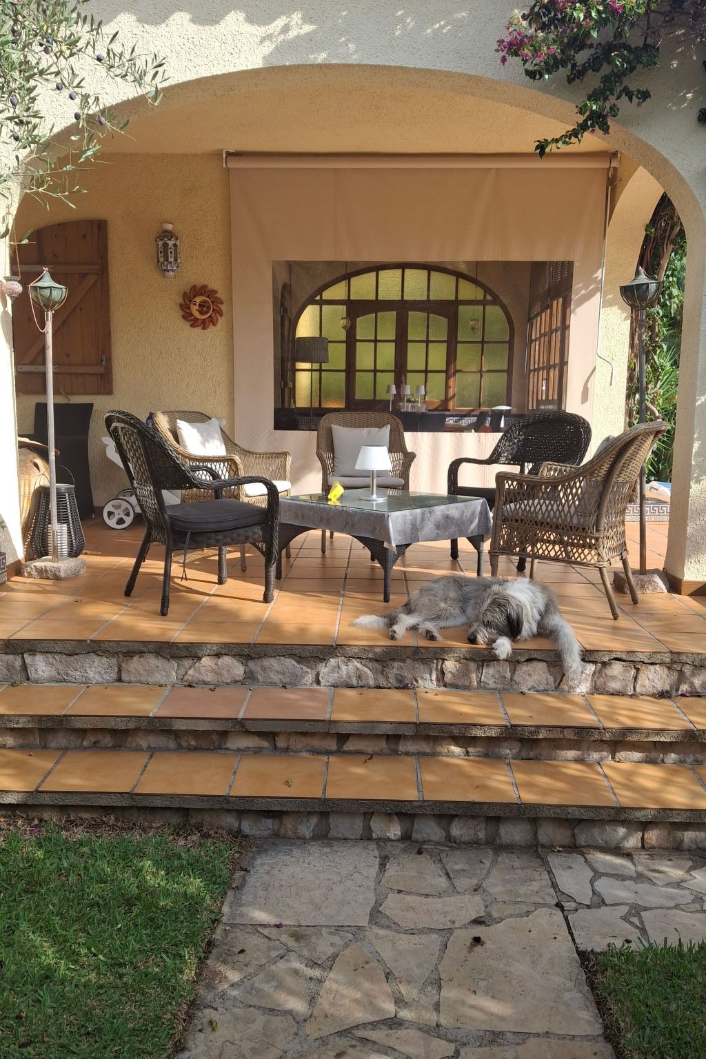 Mit Pool am Meer-Binnen