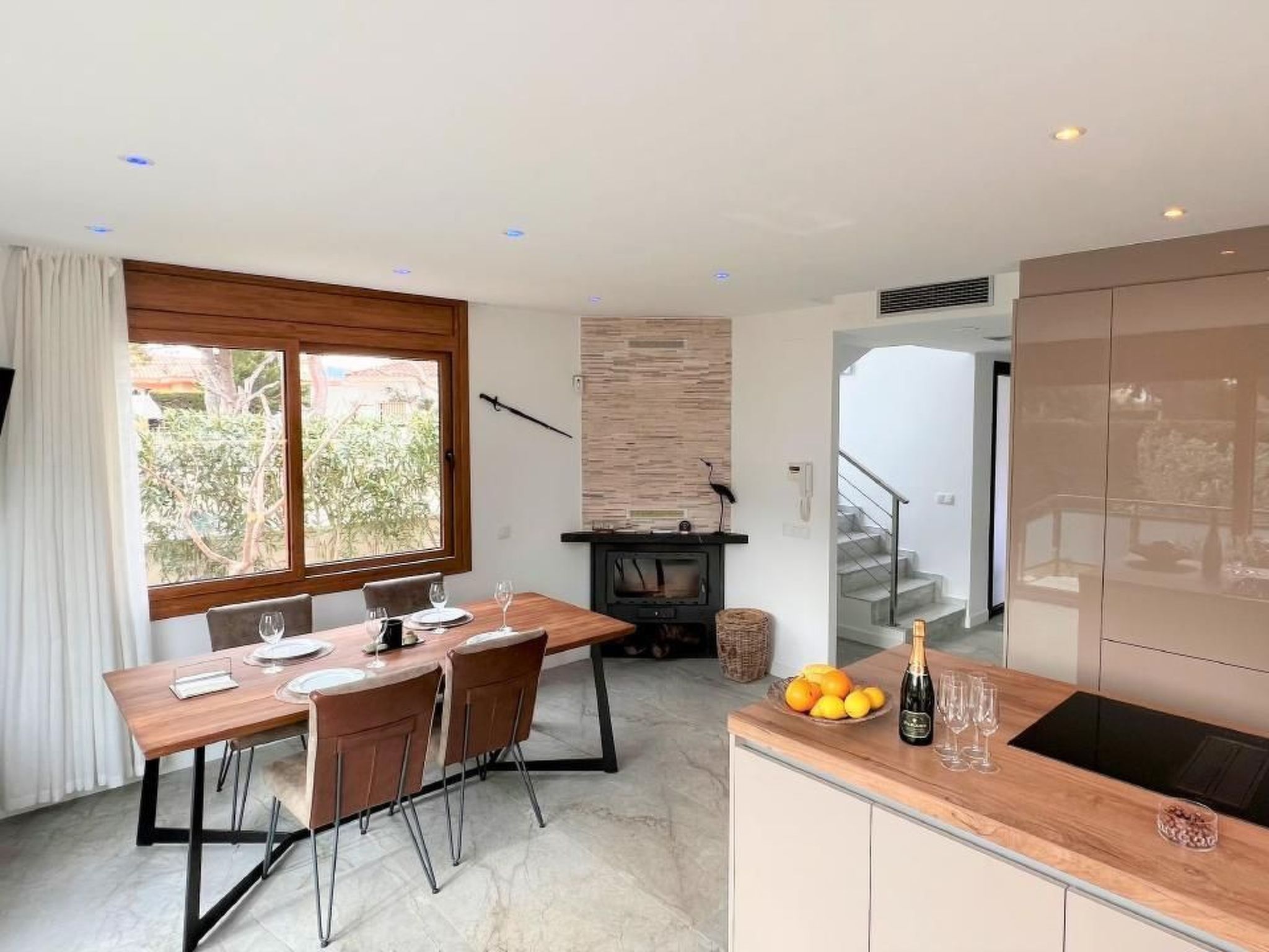 CASA TRES CALES-Inside