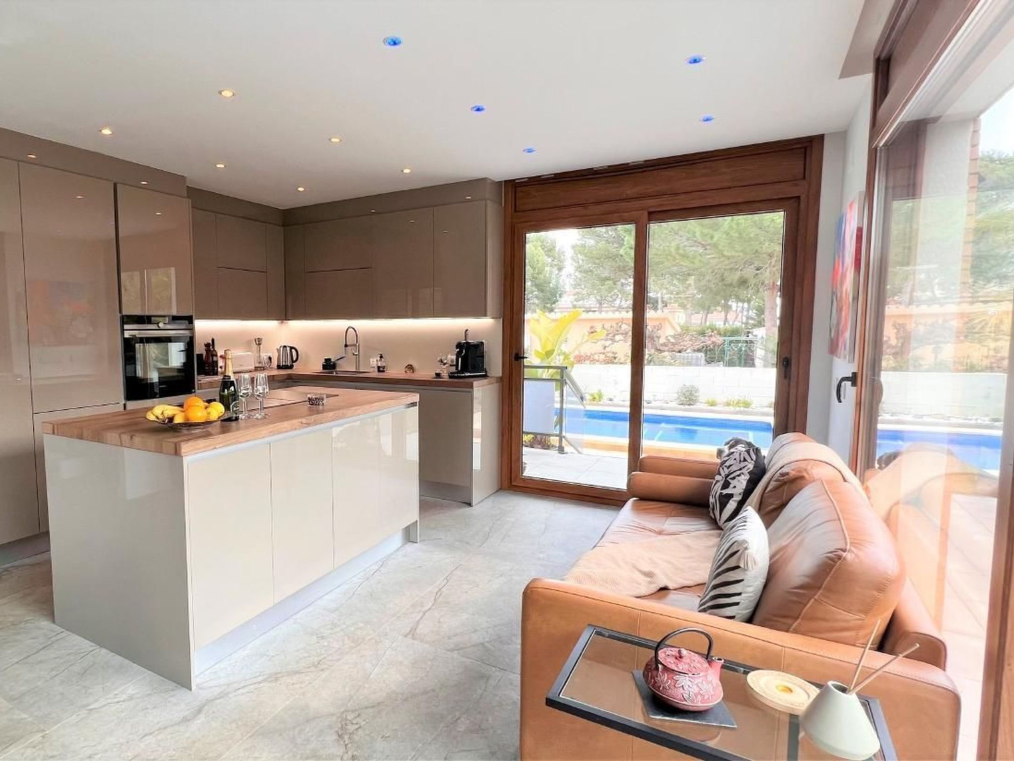 CASA TRES CALES-Inside