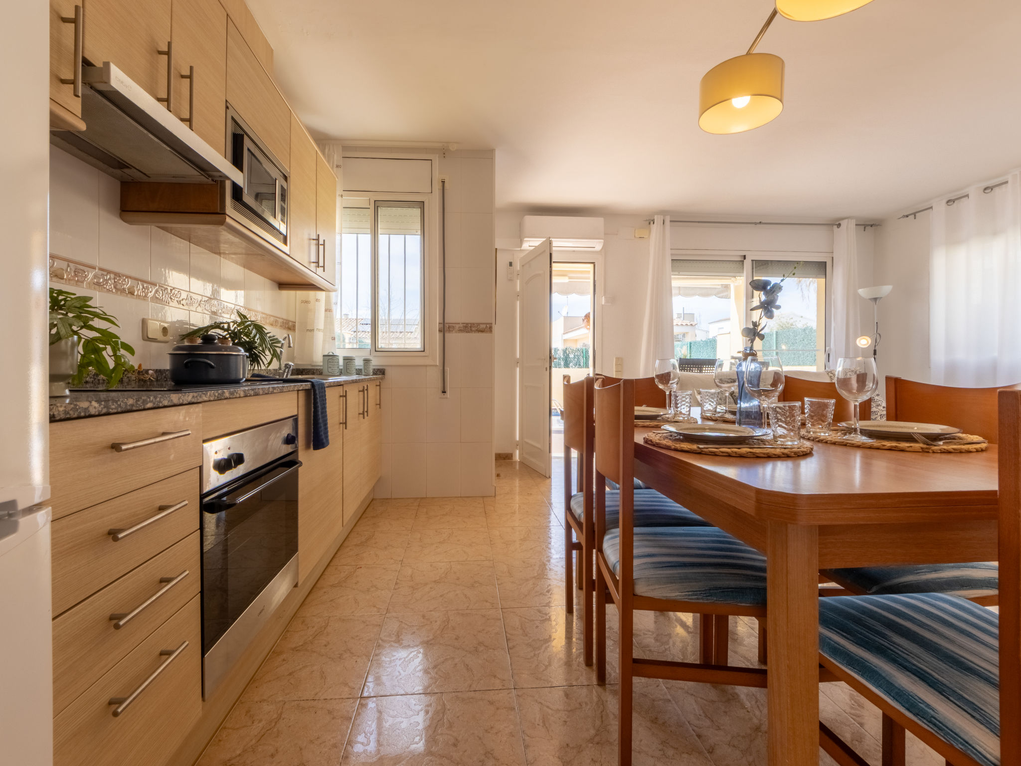 Kitchen / Dining Room