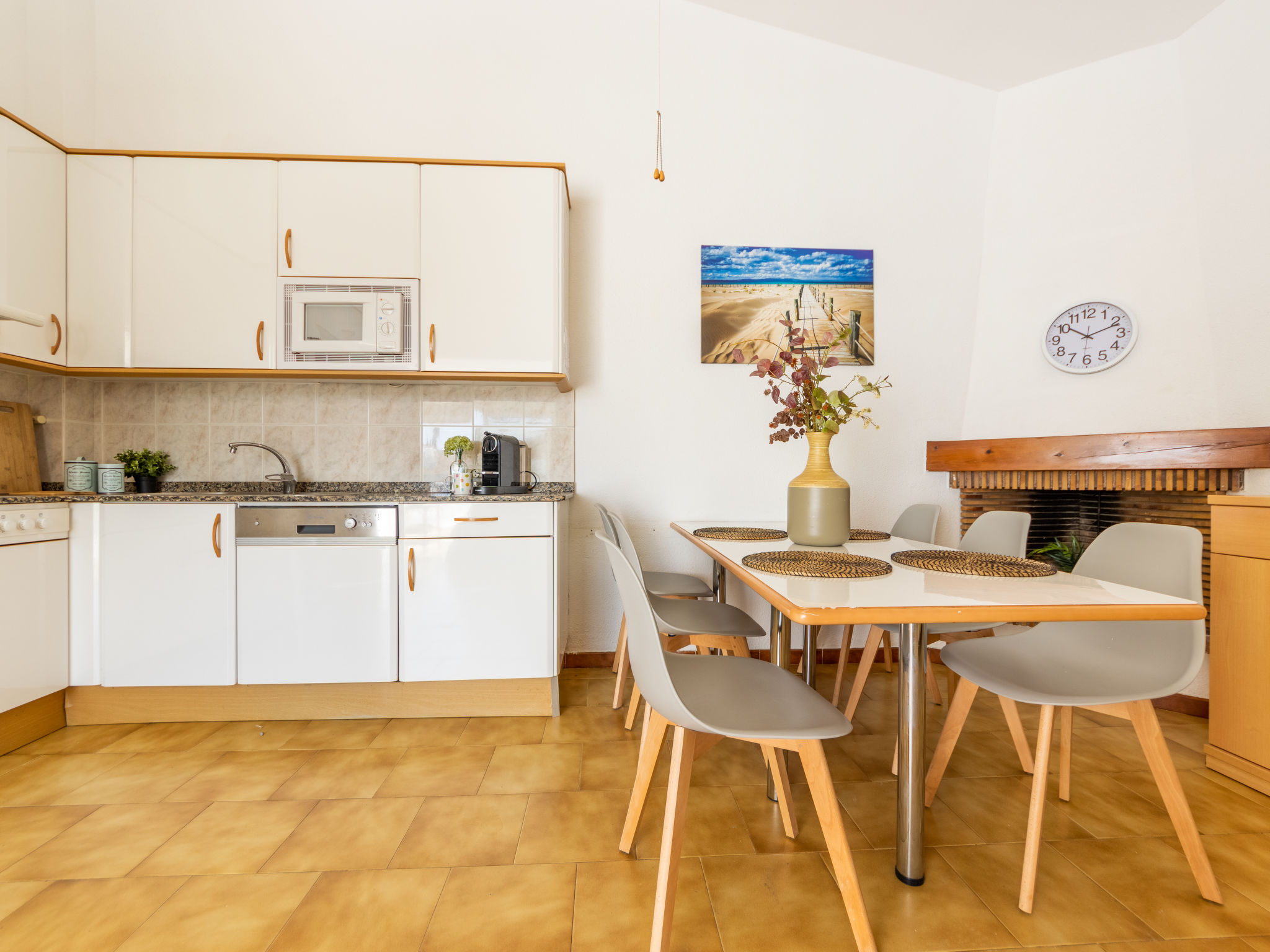 Kitchen / Dining Room