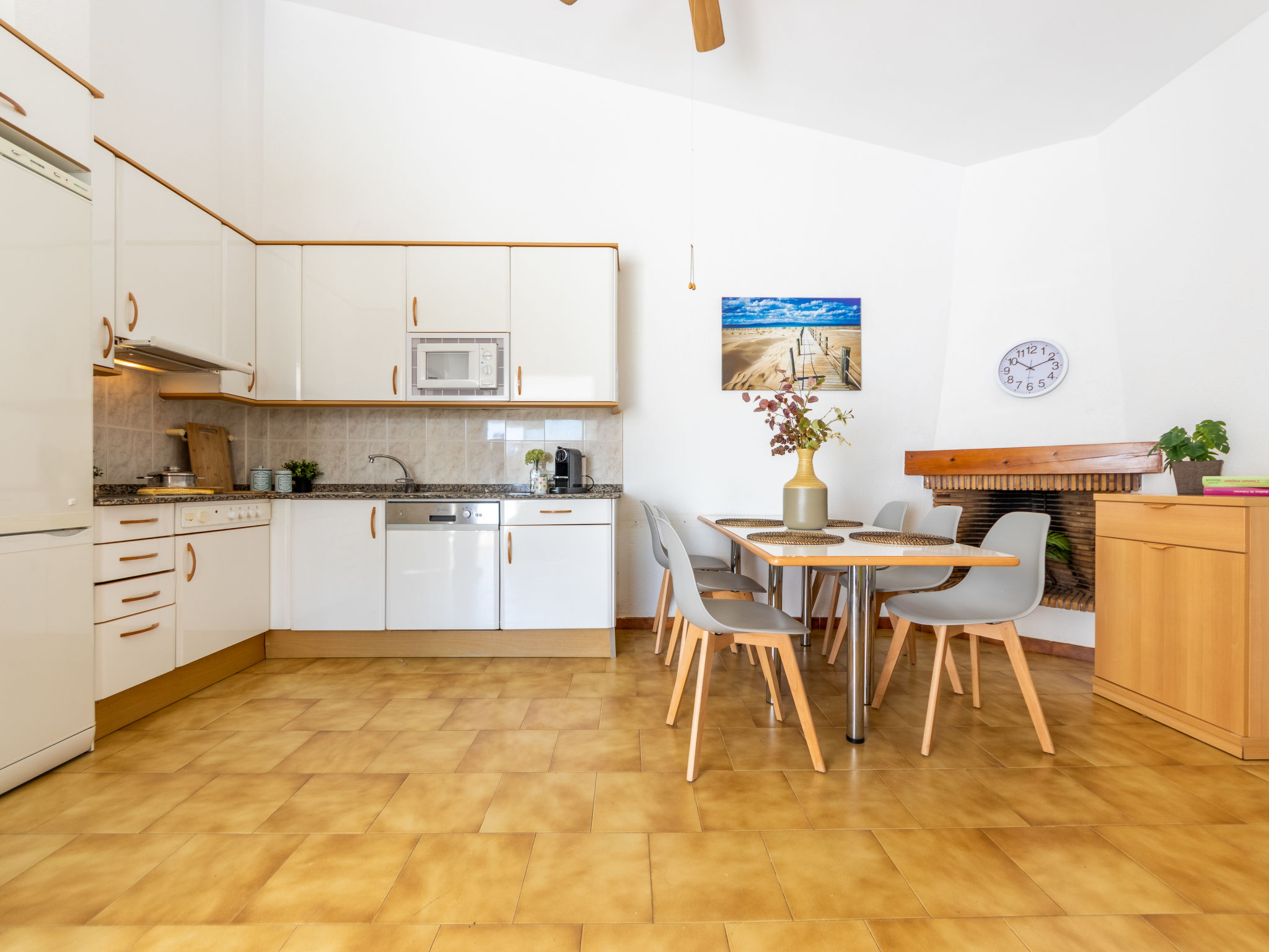 Kitchen / Dining Room