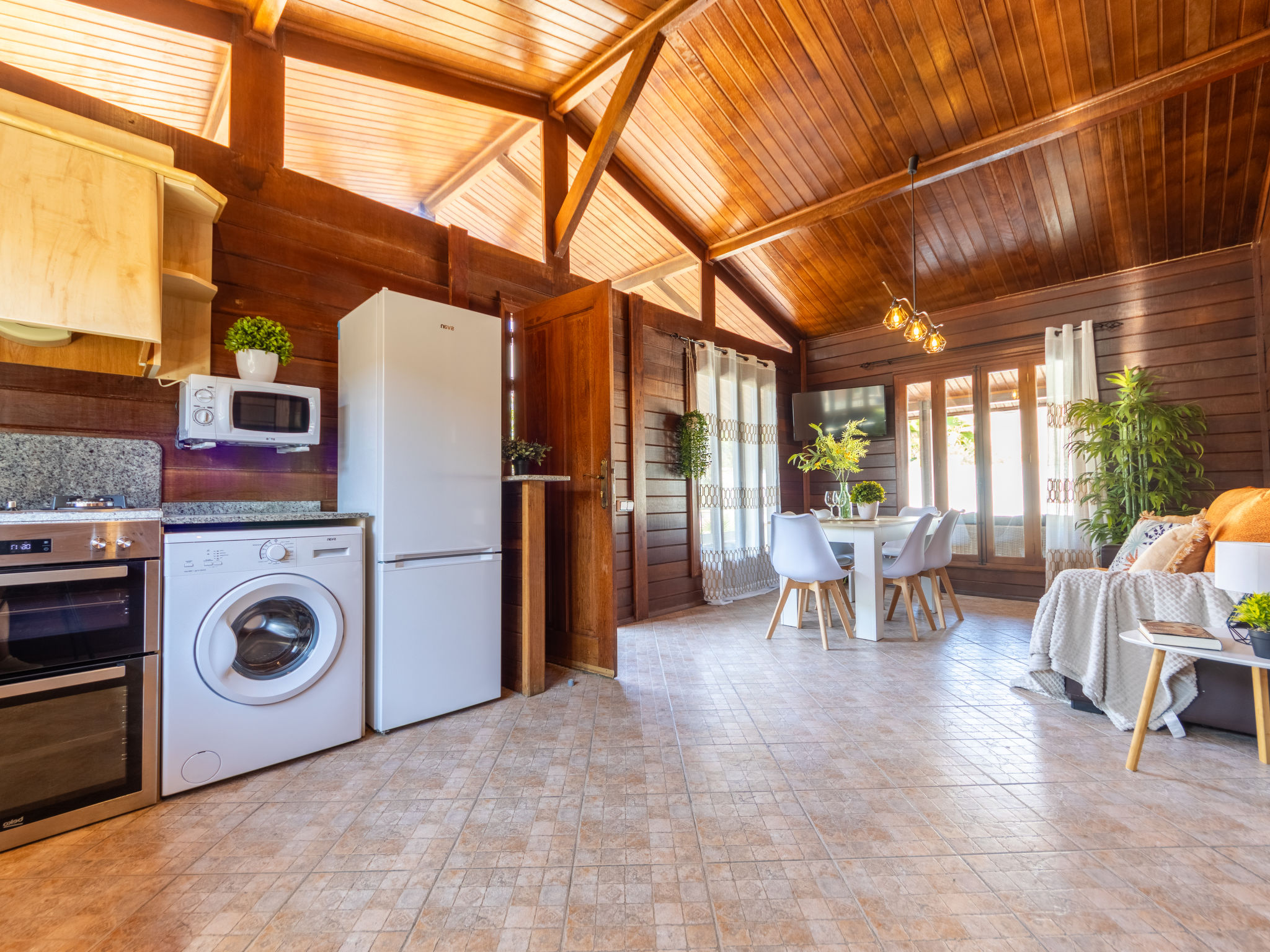 Kitchen / Dining Room