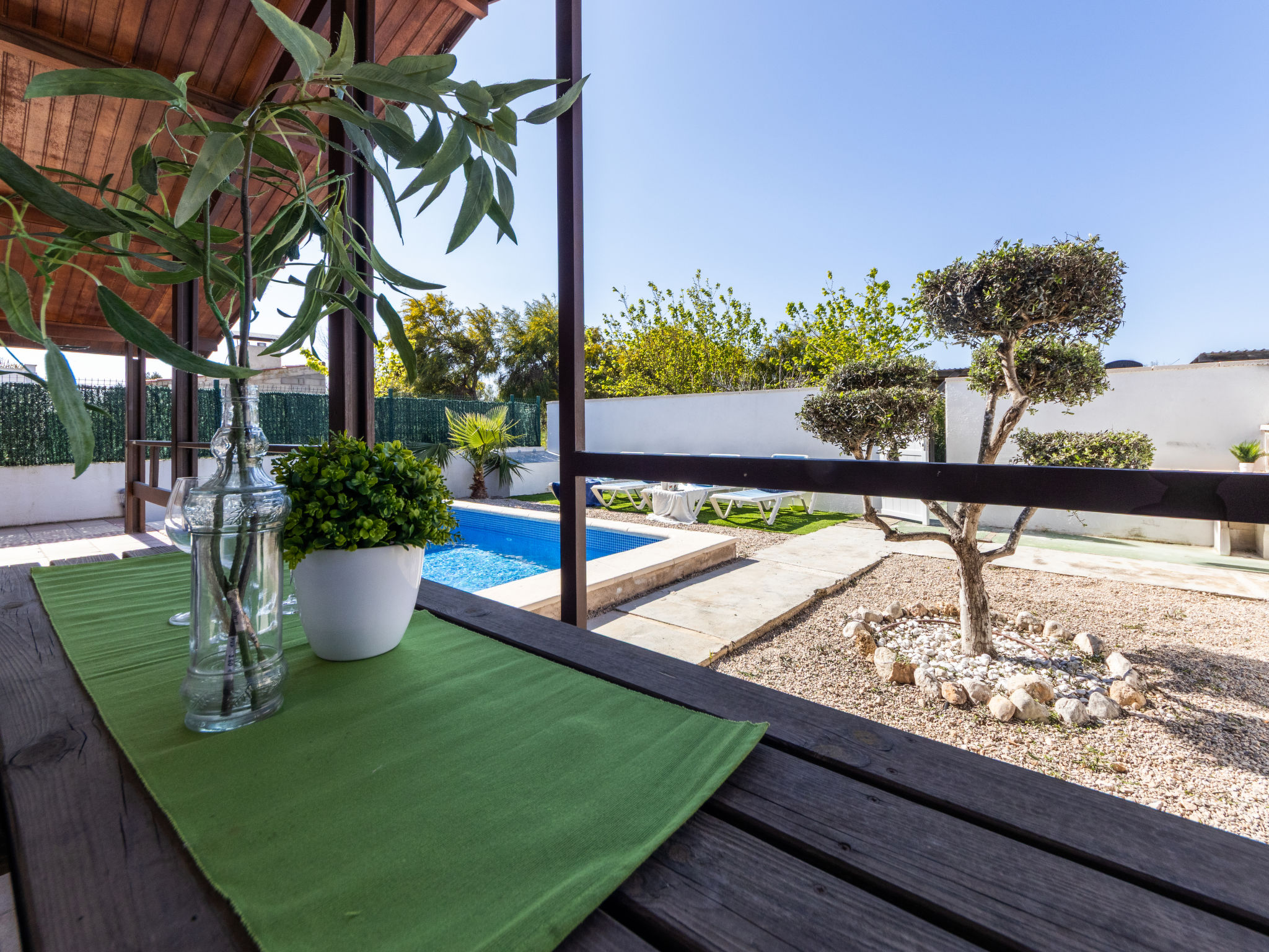 Tropical 2-Buiten