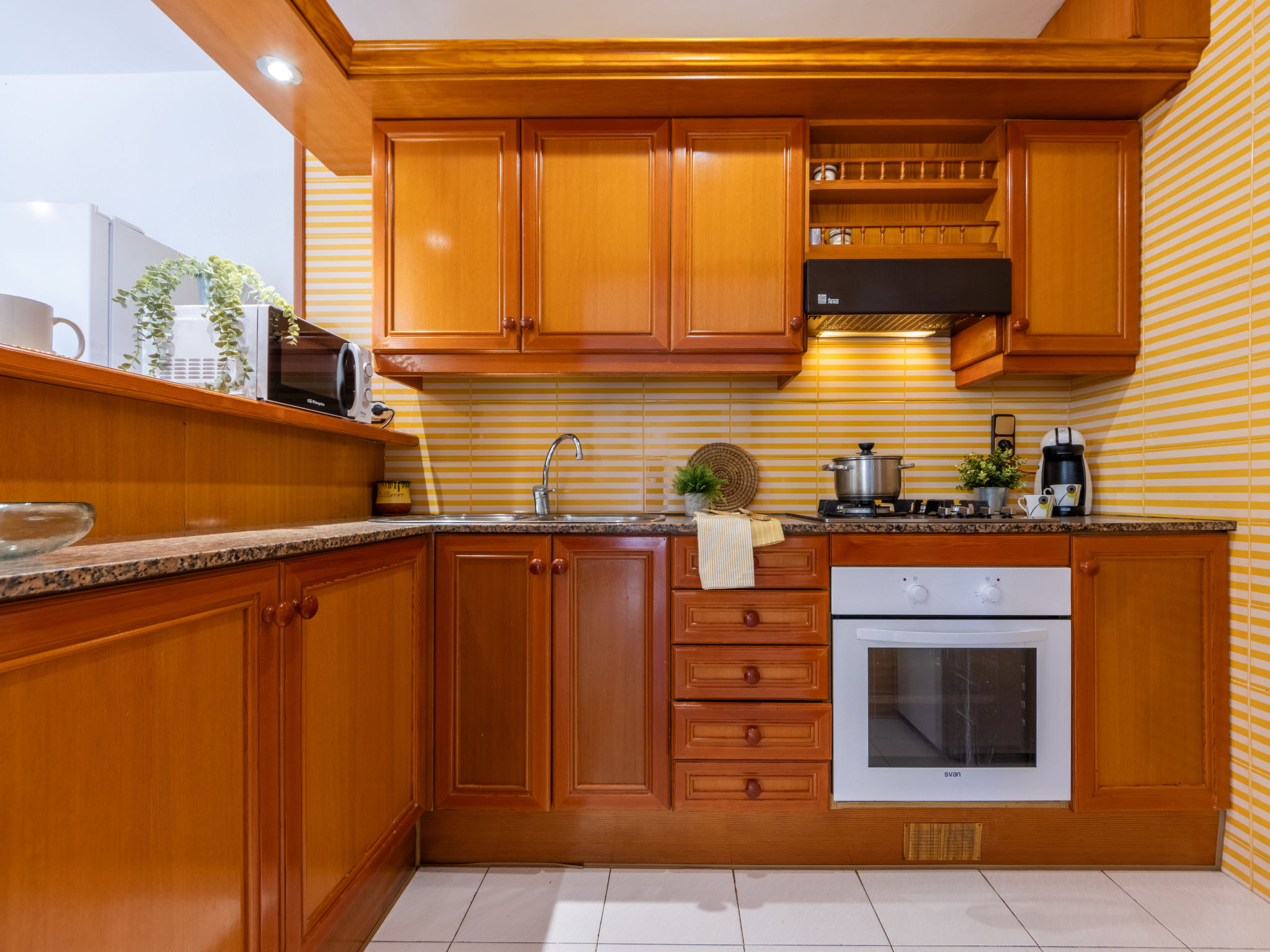 Villa Laguna – Cuisine et coin repas, photo 12 sur 39