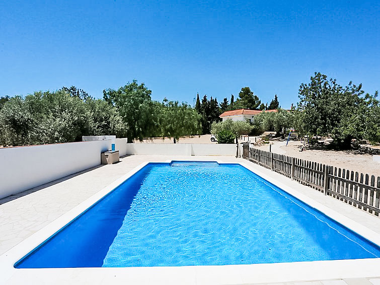 Vakantiehuis met open haard en privézwembad in L'Ampolla in L'Ampolla