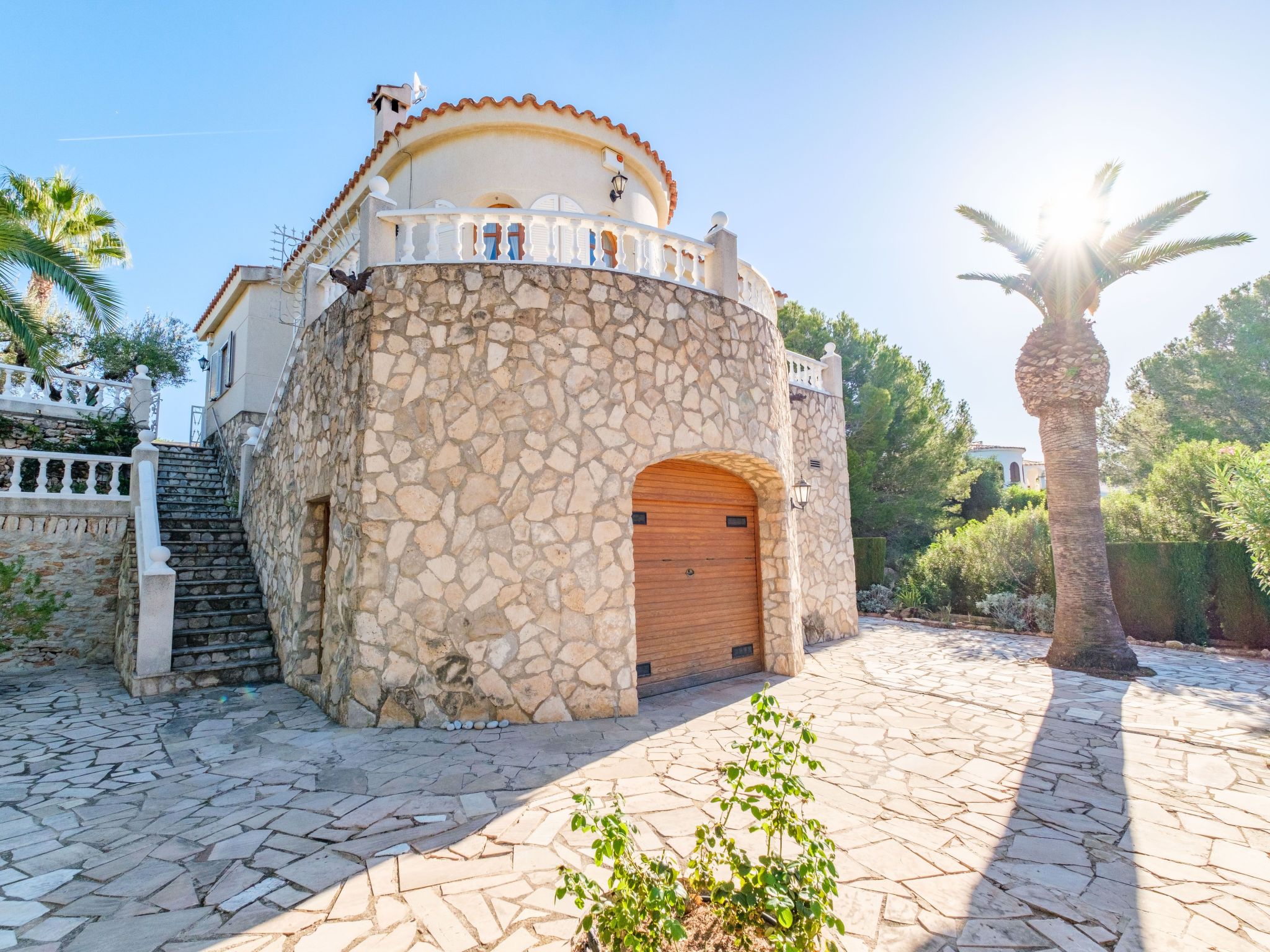 Imposante Ferienvilla mit großem Pool-Inside