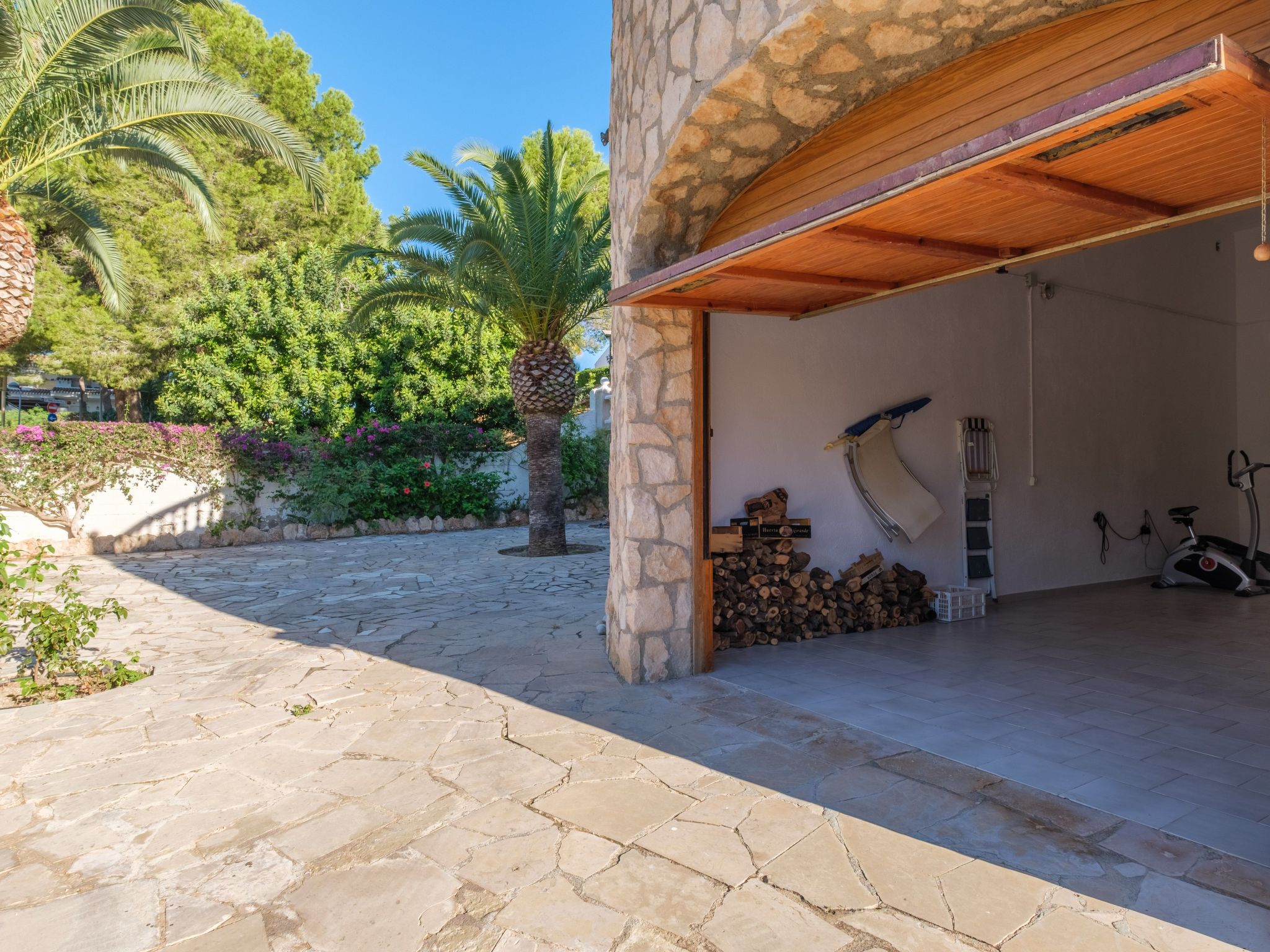 Imposante Ferienvilla mit großem Pool-Inside