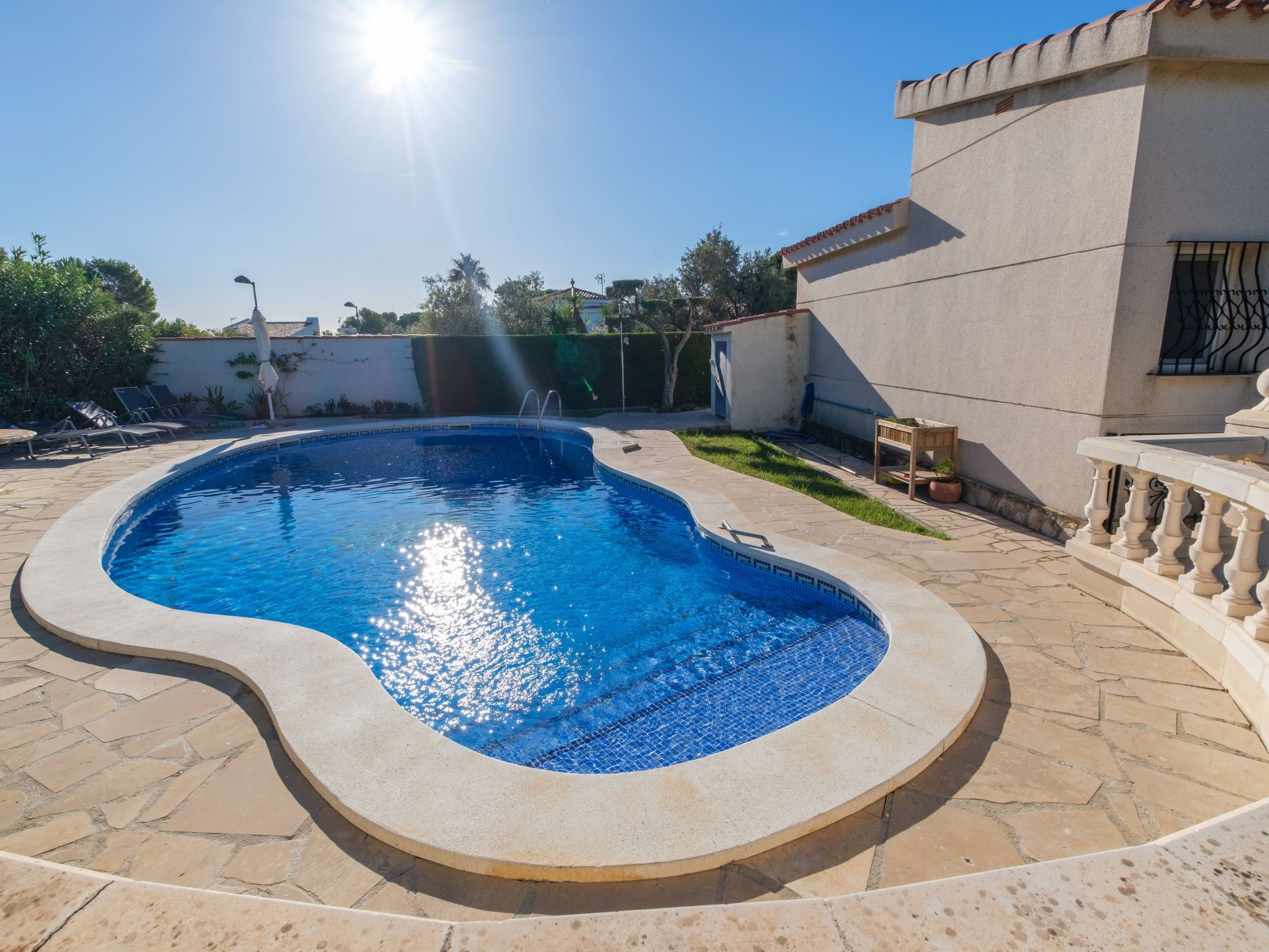 Imposante Ferienvilla mit großem Pool-Inside