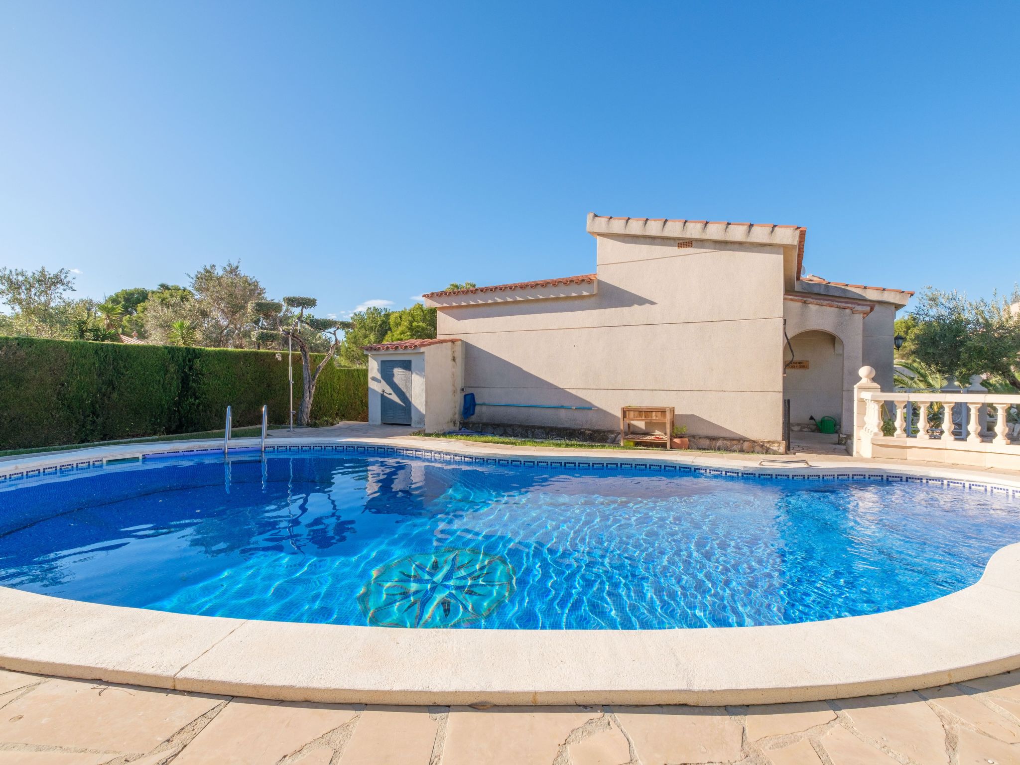 Imposante Ferienvilla mit großem Pool-Inside