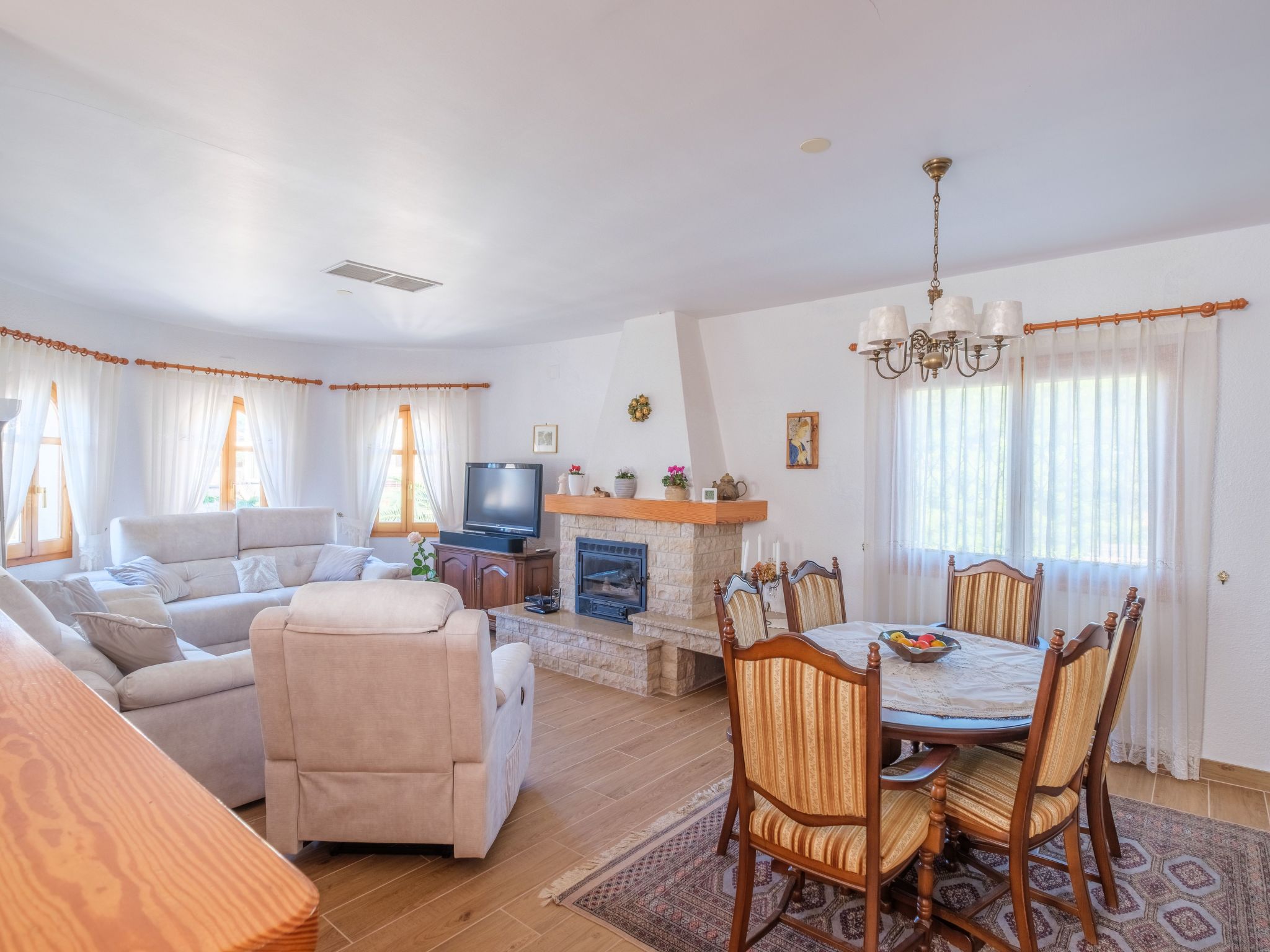 Imposante Ferienvilla mit großem Pool-Inside