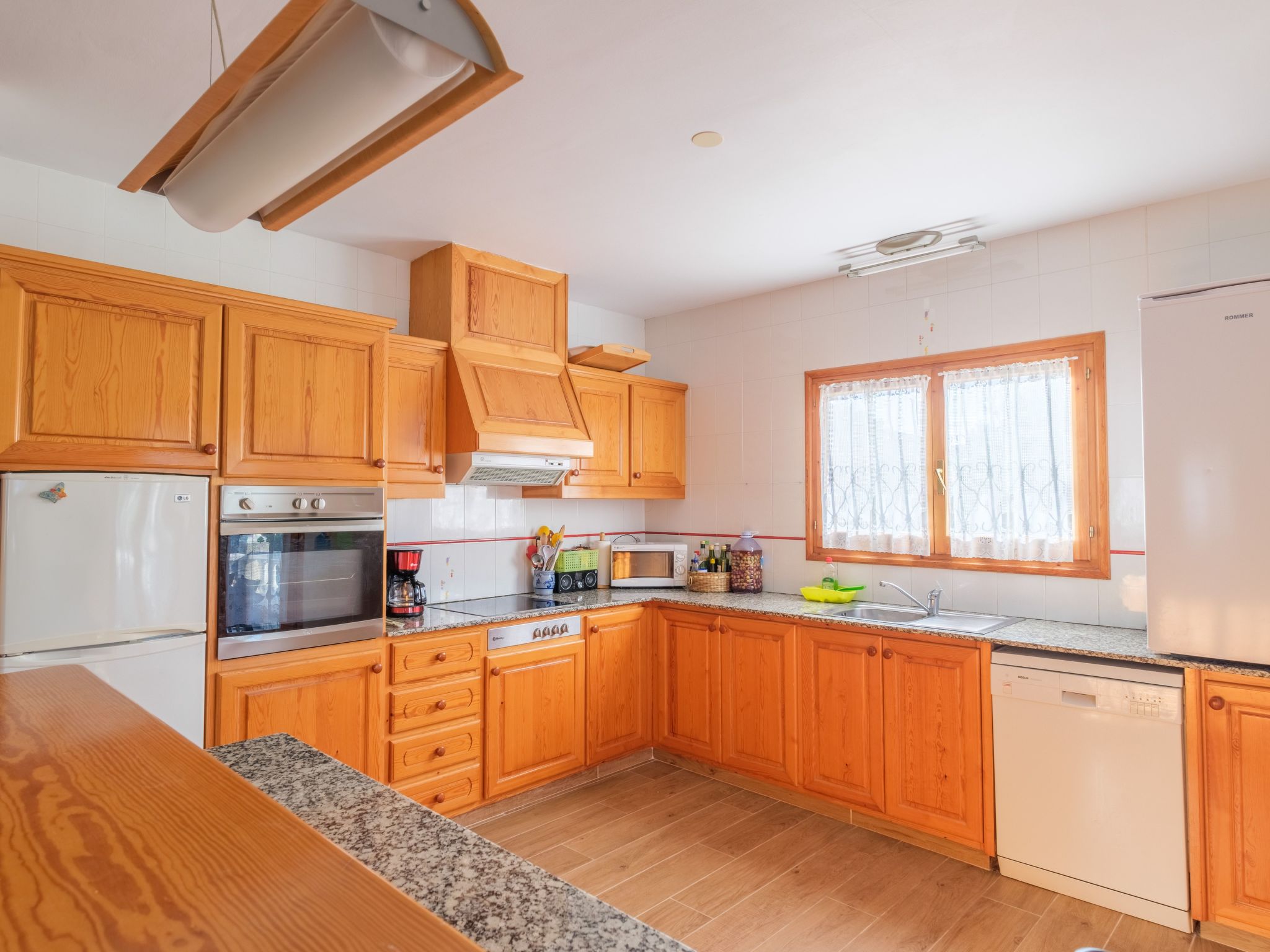 Imposante Ferienvilla mit großem Pool-Inside