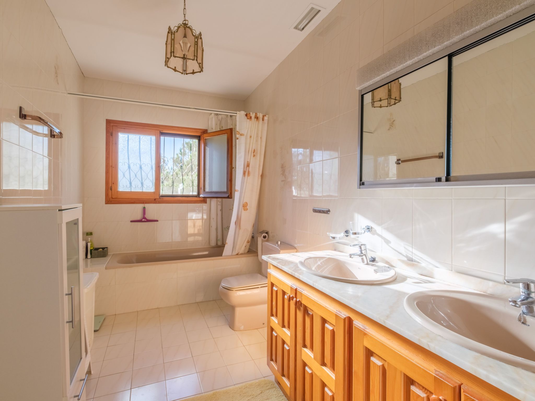 Imposante Ferienvilla mit großem Pool-Inside