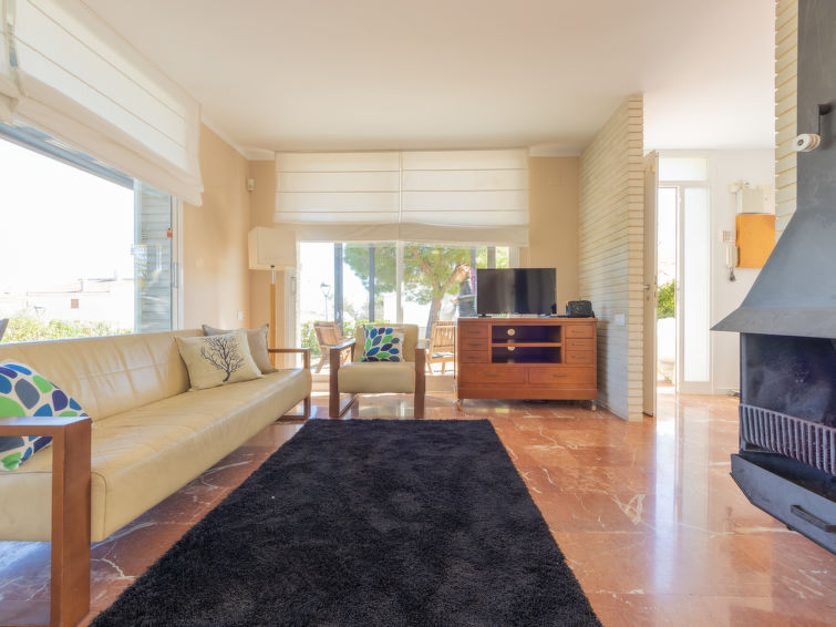 Search and Stay destination L'Ampolla, CT - Spain from AU$ 262. Mar Roig
