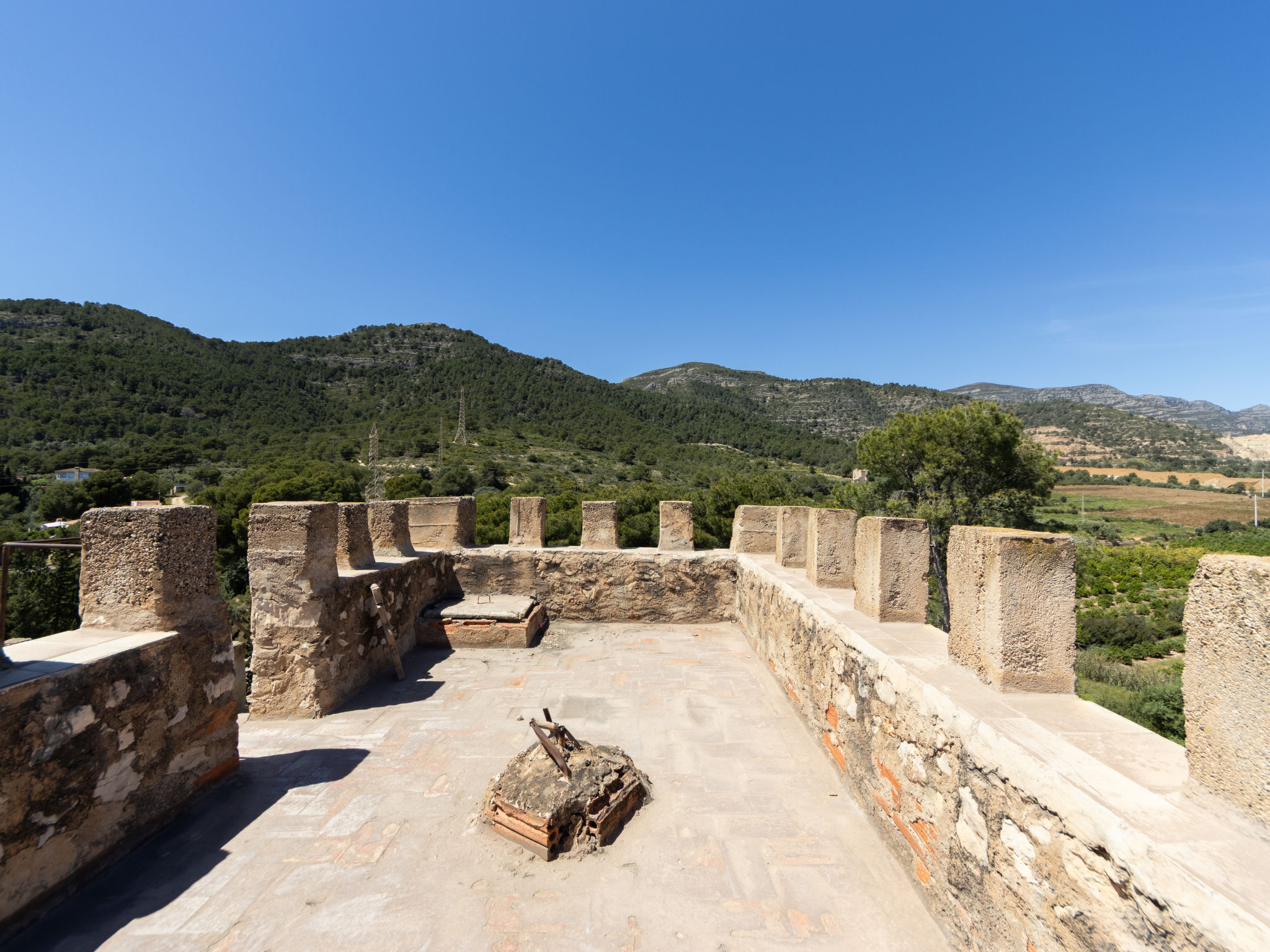 Torre Morralla-Outside
