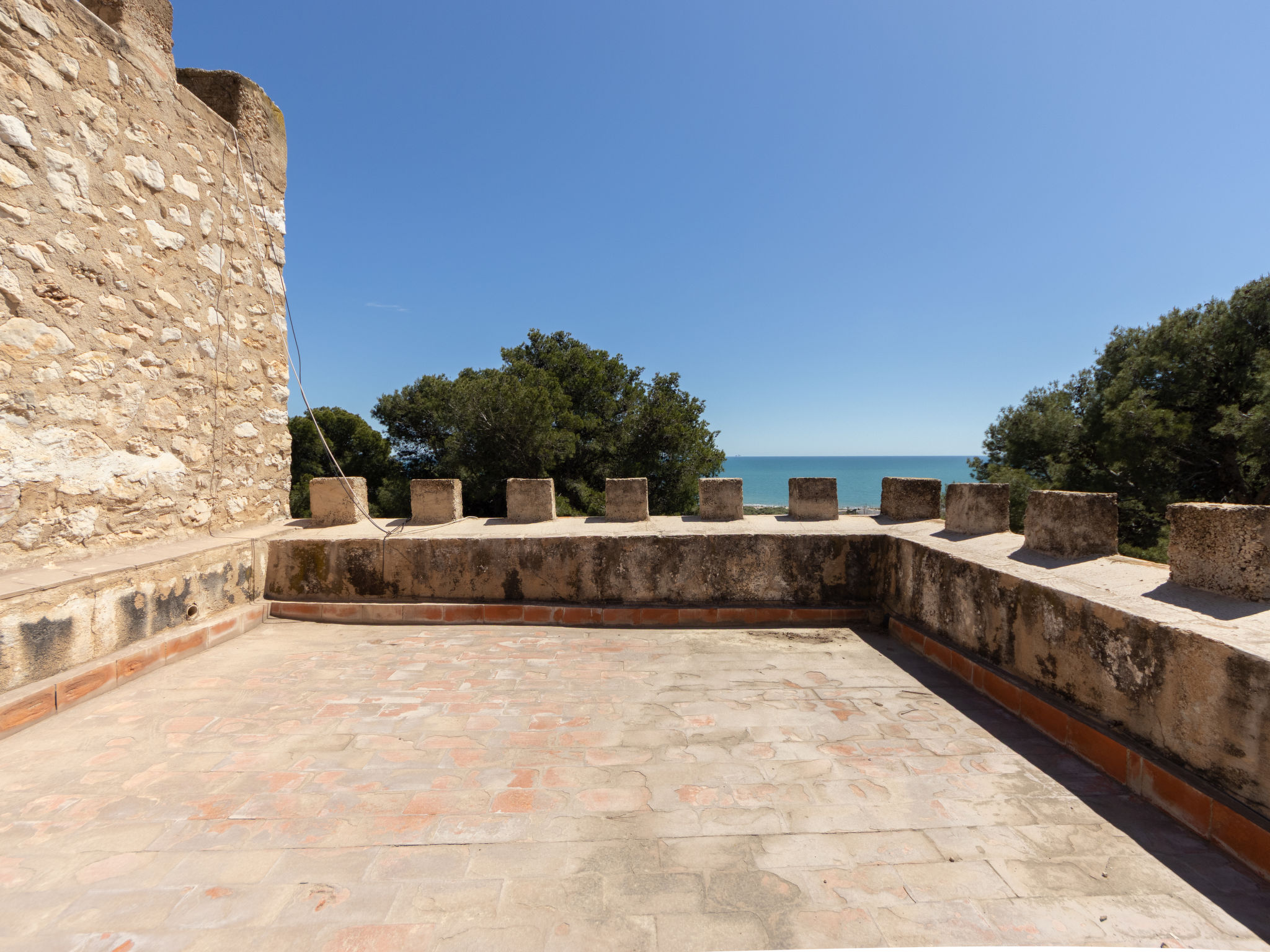 Torre Morralla-Outside