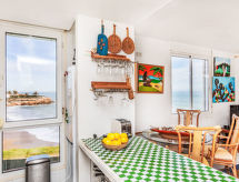 Rustig appartement aan zee in Vinaròs, directe toegang tot kiezelstrand - thumbnail 4