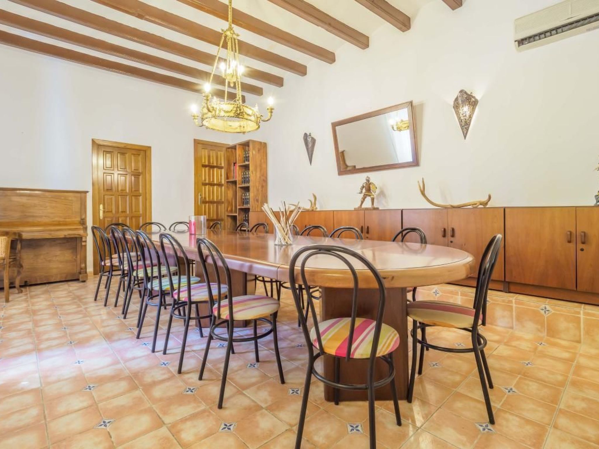 Masia Can Trabal für 24 Gäste mit privatem Pool in der Nähe von Sitges-Drinnen