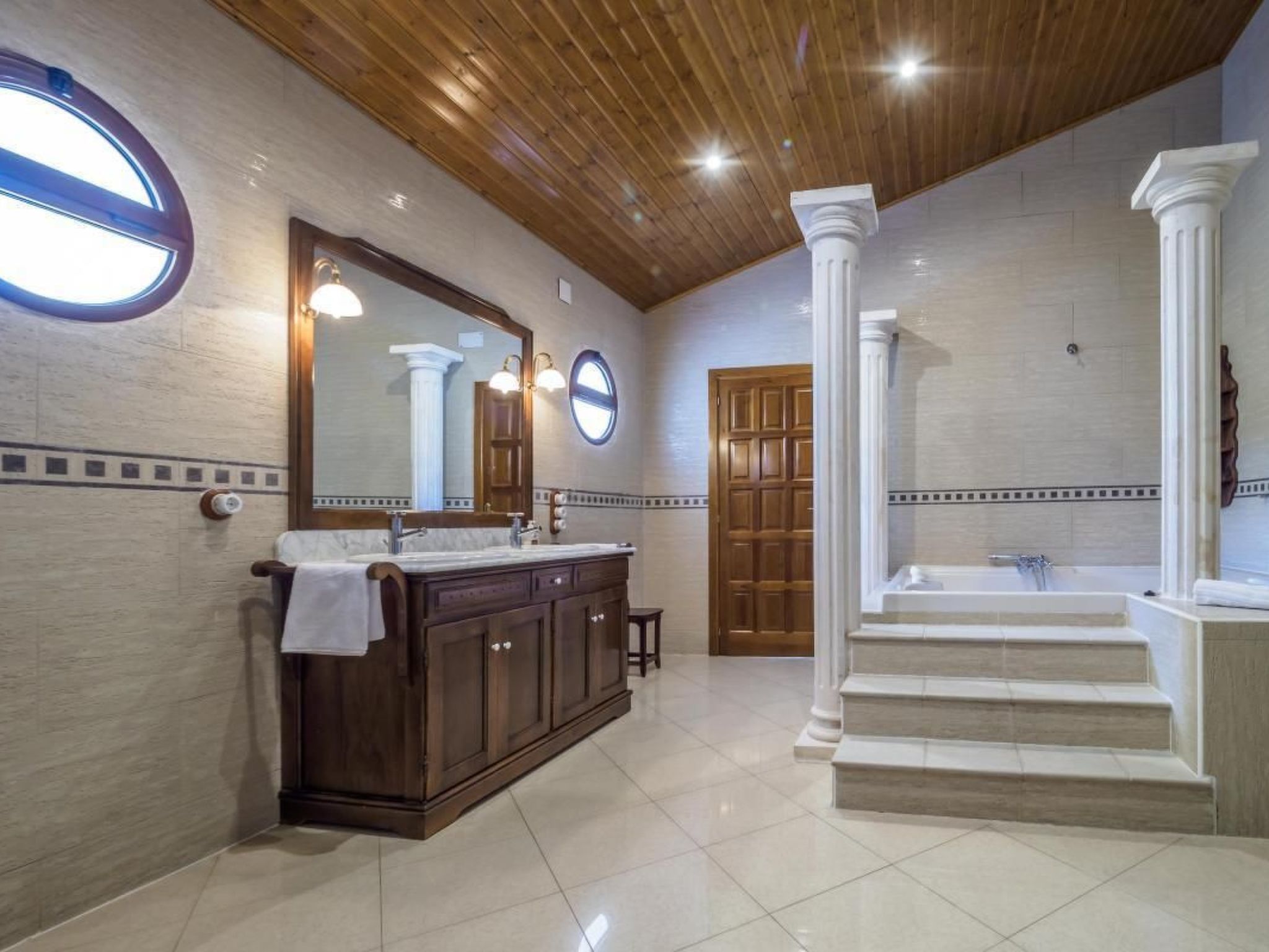 Masia Can Trabal für 24 Gäste mit privatem Pool in der Nähe von Sitges-Image-tags.info