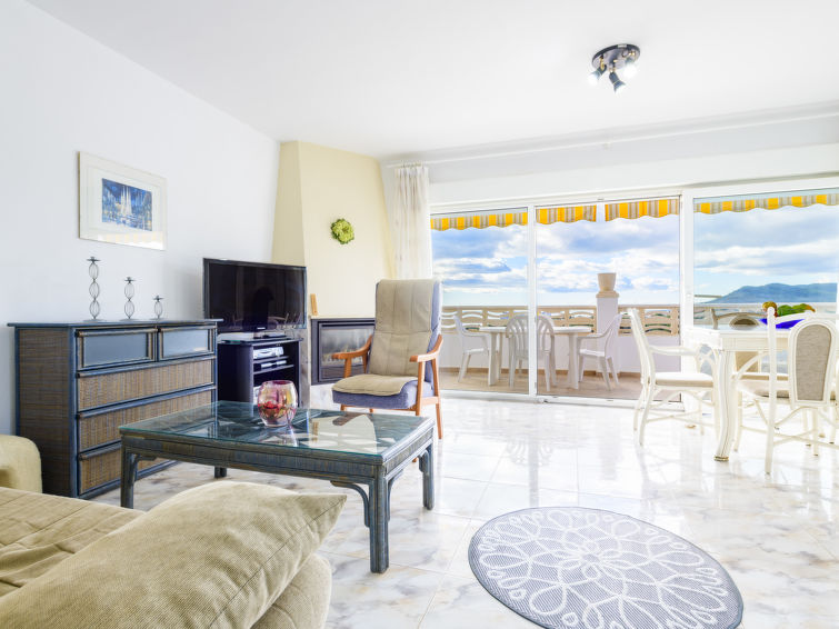 Search and Stay destination Peñíscola, VC - Spain from AU$ 149. Escudos