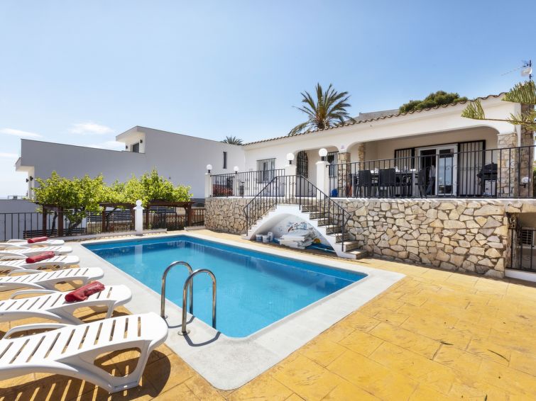 Search and Stay destination Peníscola, VC - Spain from AU$ 448. Villa Cuba