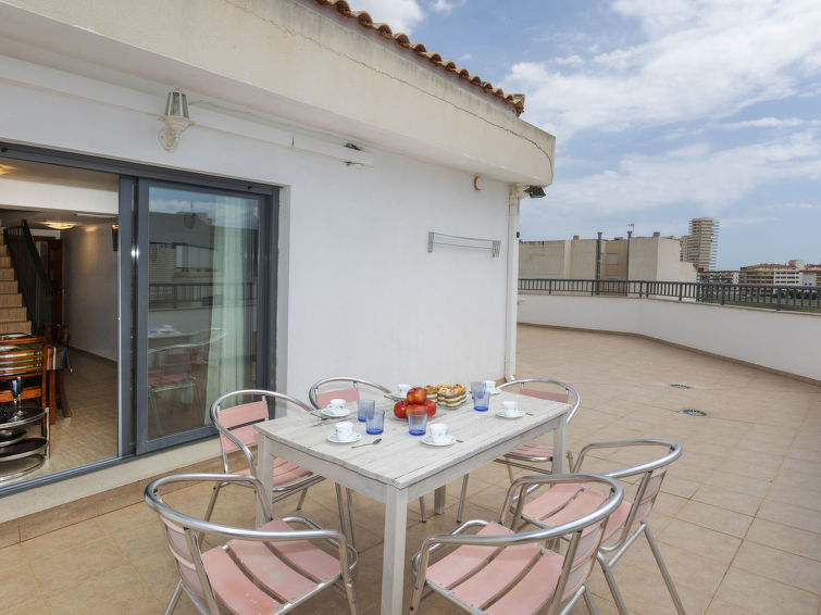 Search and Stay destination Peníscola, VC - Spain from AU$ 282. Capri centro