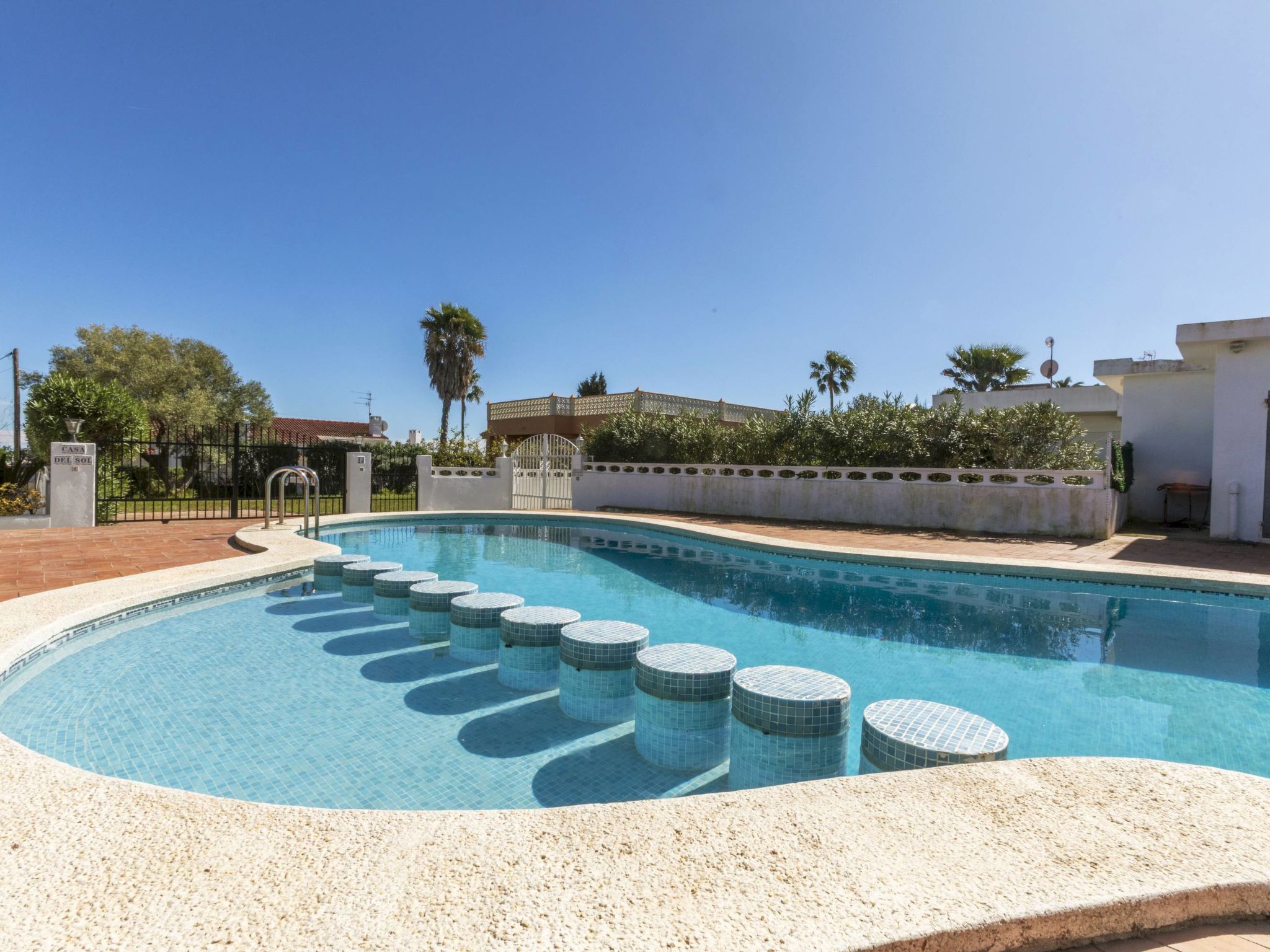 Blanca — Pool Outdoor (5 of 32)