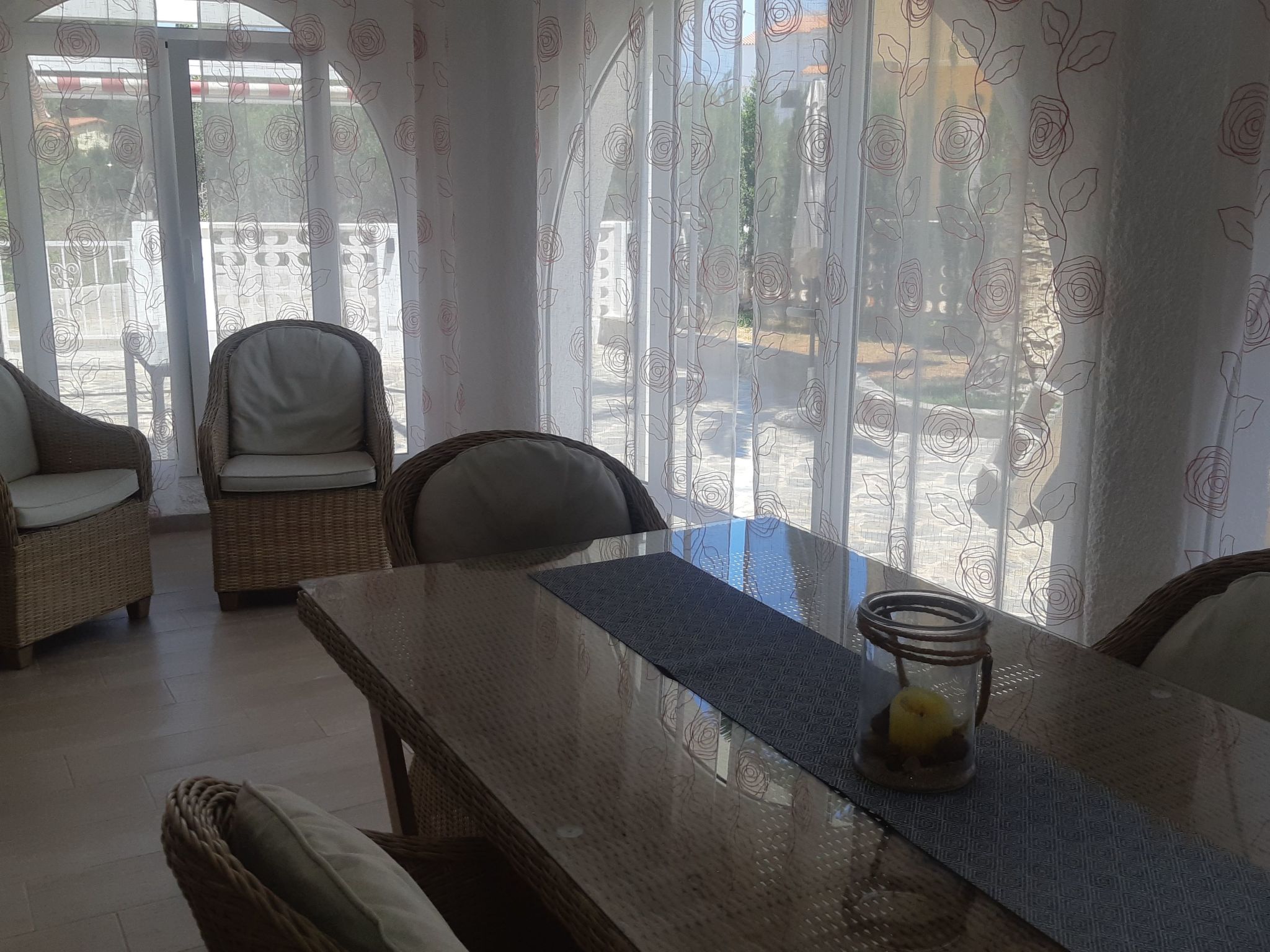 Traum-Ferienhaus mit Privat-Pool direkt am Meer - Buiten