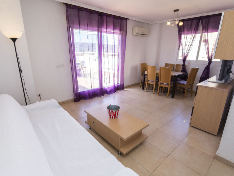 Search and Stay destination Les Amplaries, VC - Spain from AU$ 192. Frontal Montañas