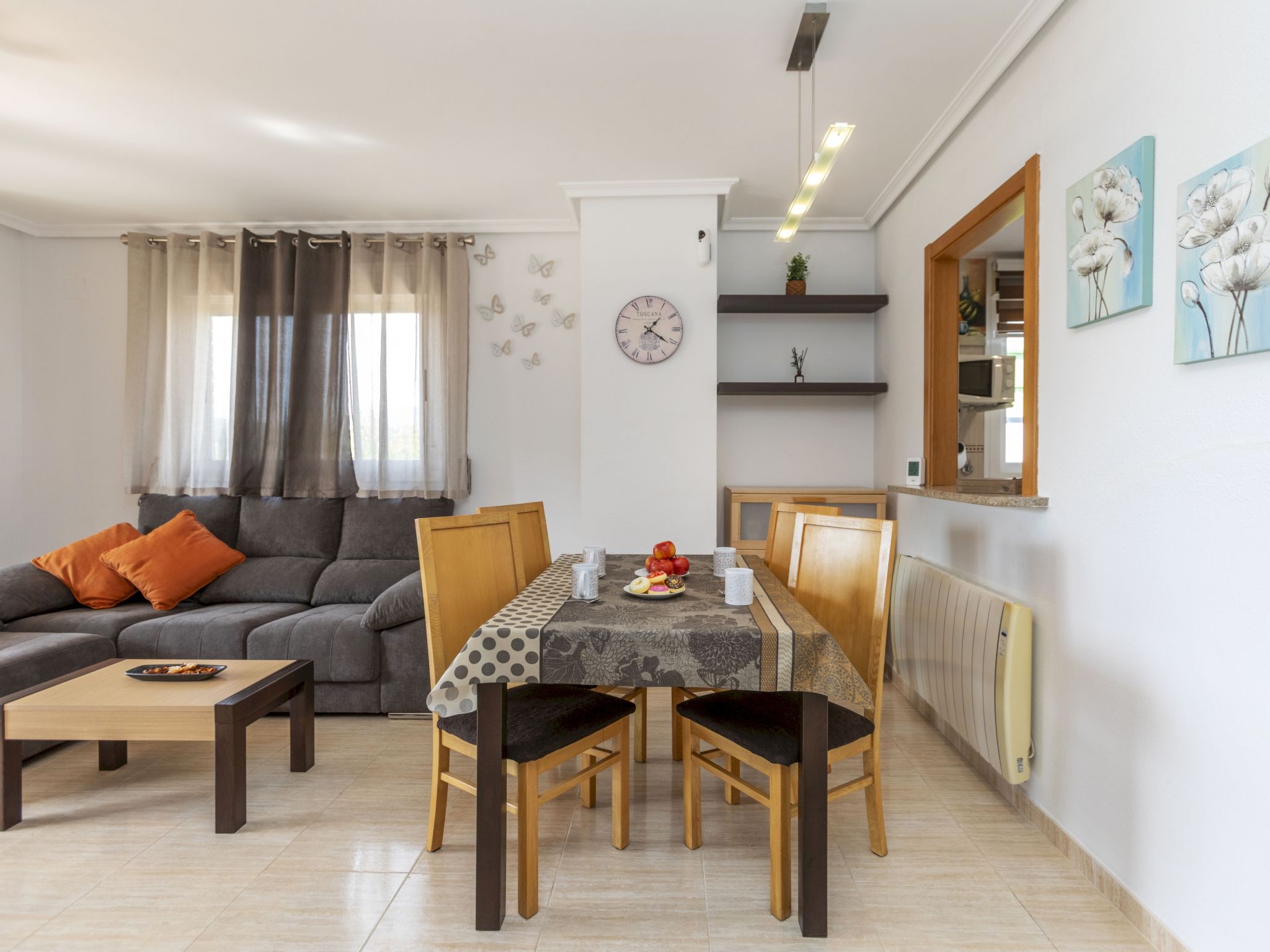 Costa Azahar 1-Drinnen