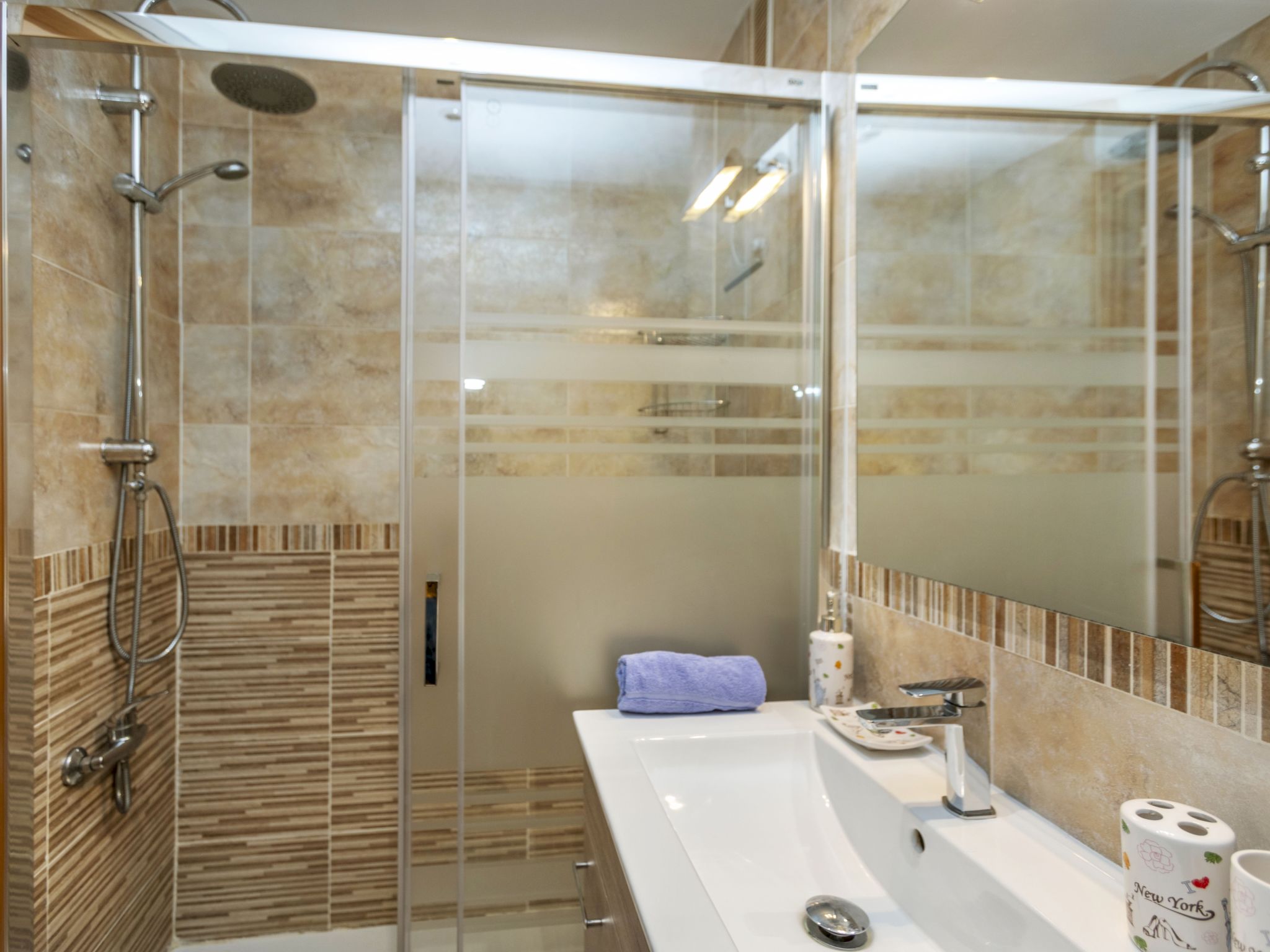 Costa Azahar 1-Drinnen