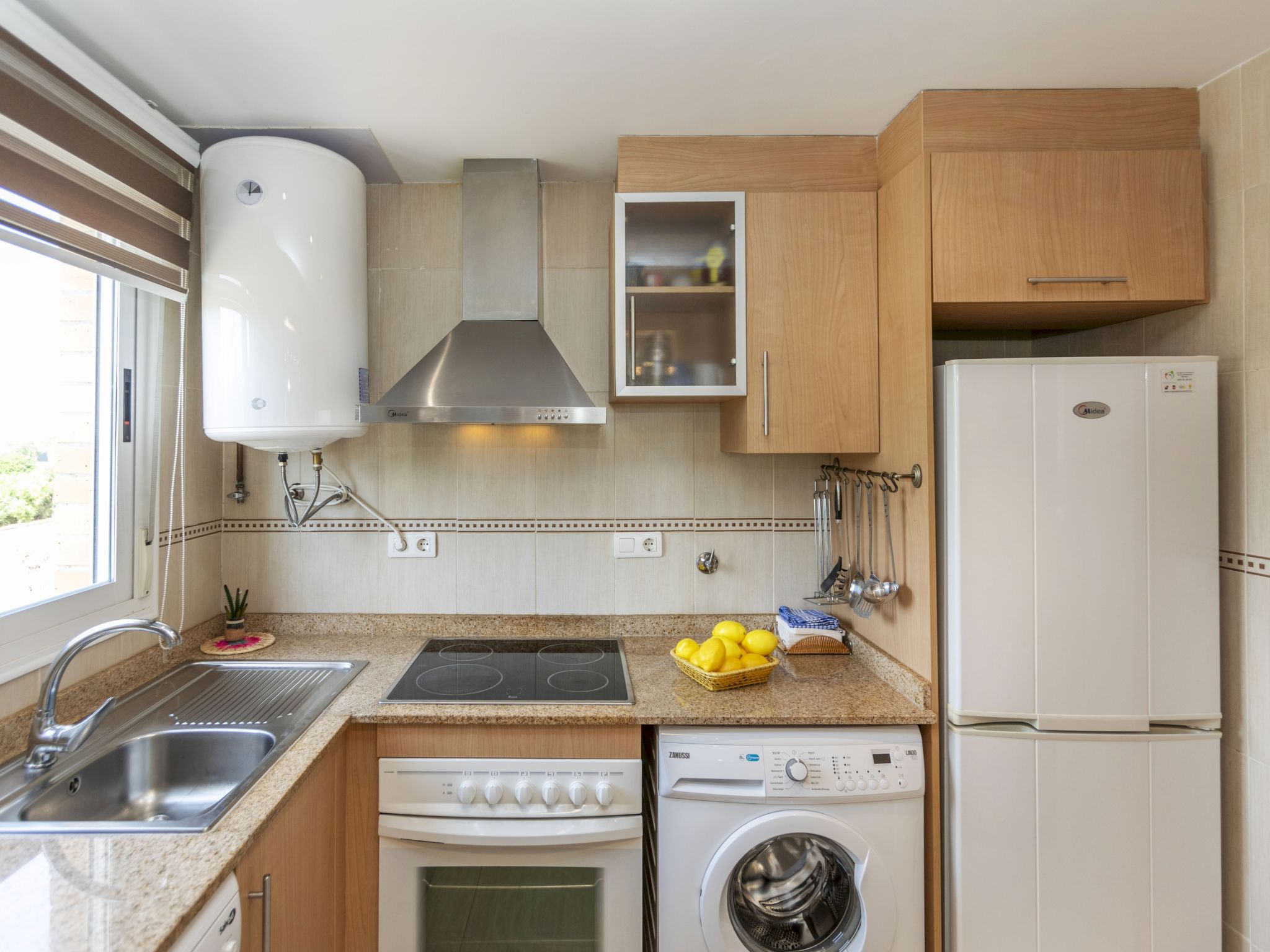 Costa Azahar 1-Drinnen