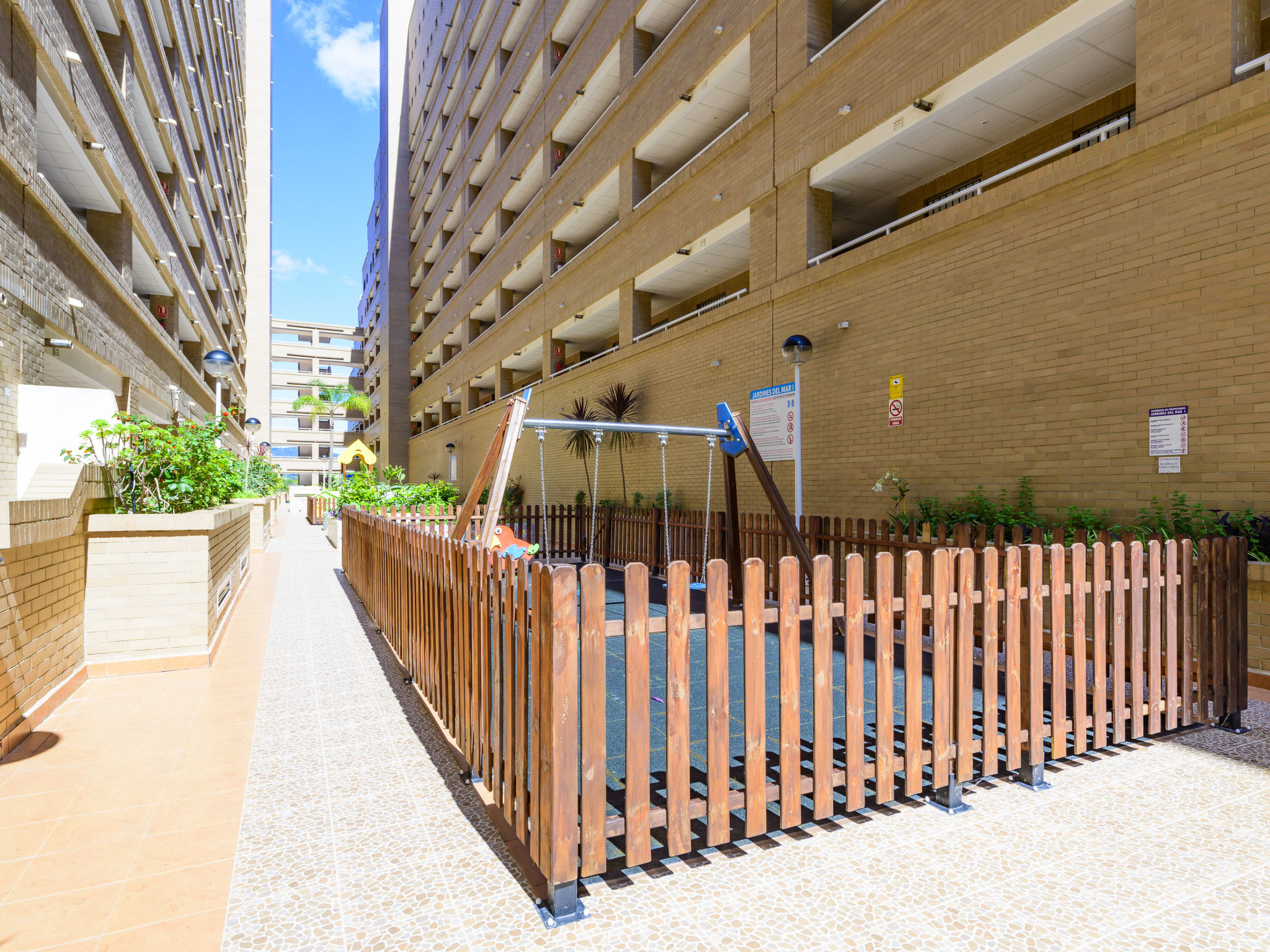 Jardines del Mar I-Outside