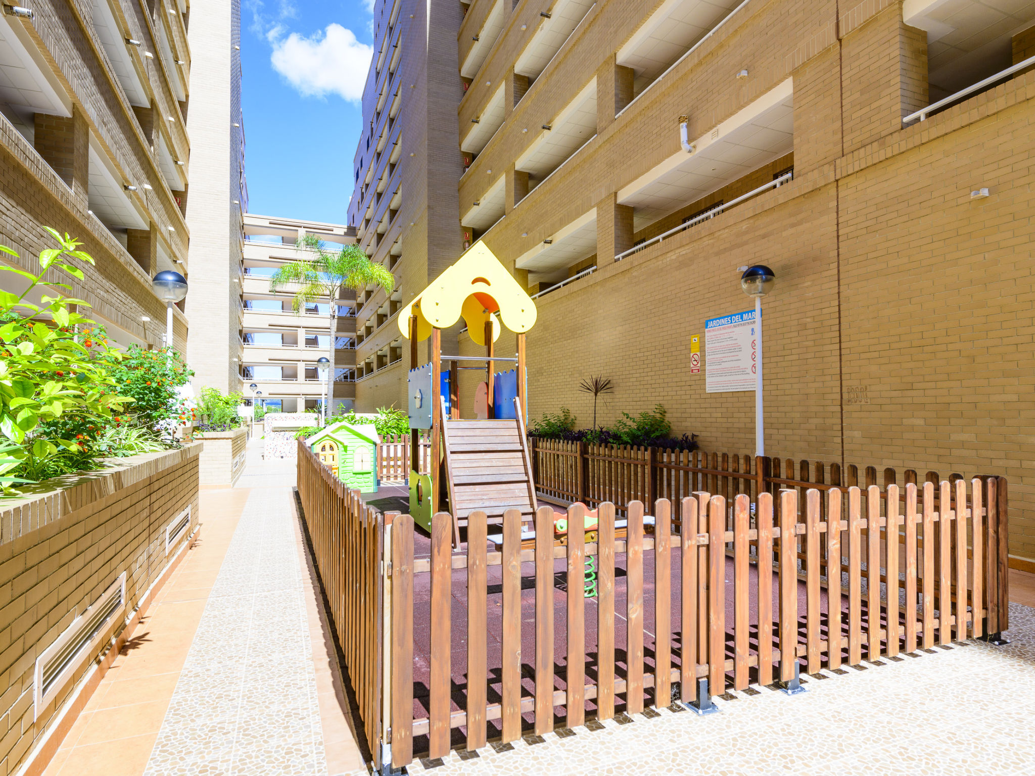 Jardines del Mar I-Outside