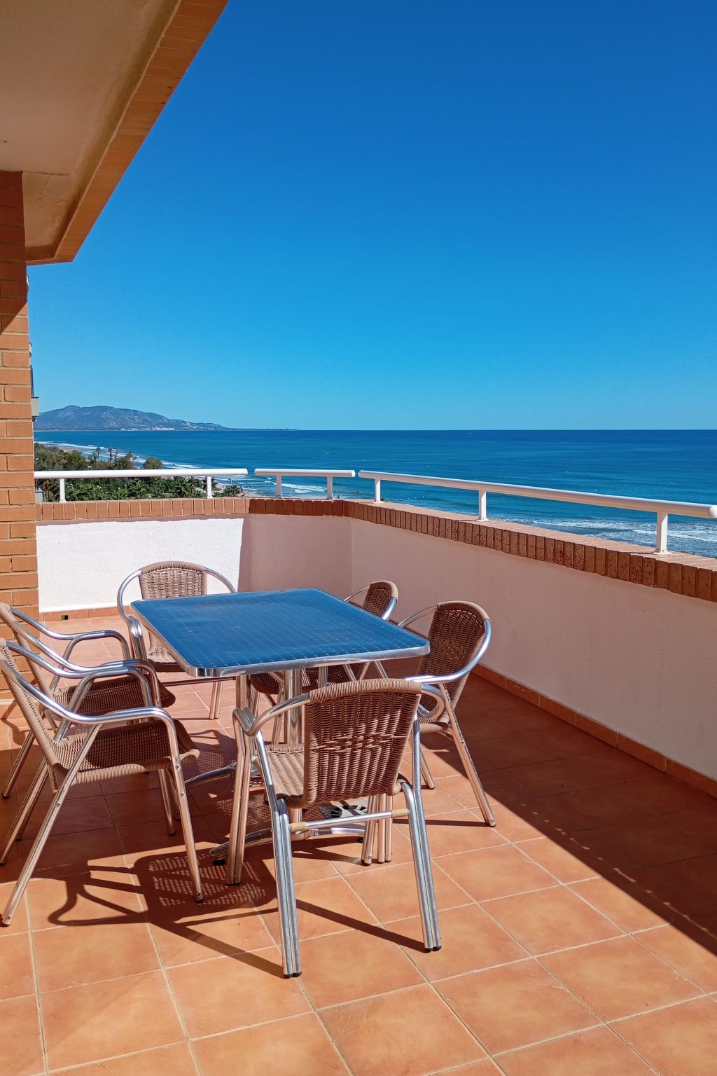 Drei-Schlafzimmer-Wohnung mit Blick auf das Meer