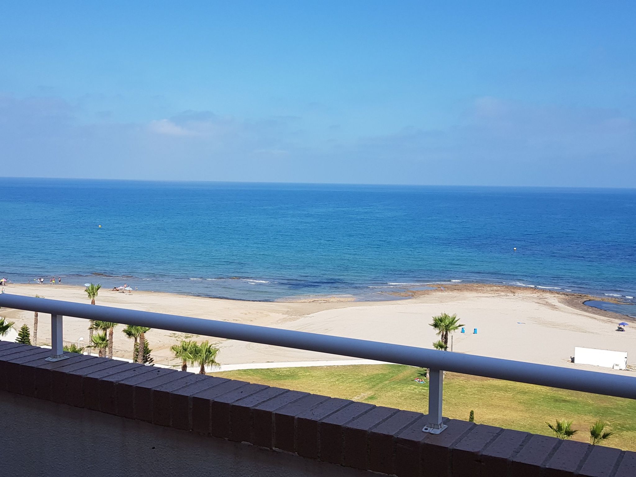 Drei-Schlafzimmer-Wohnung mit Blick auf das Meer - Buiten